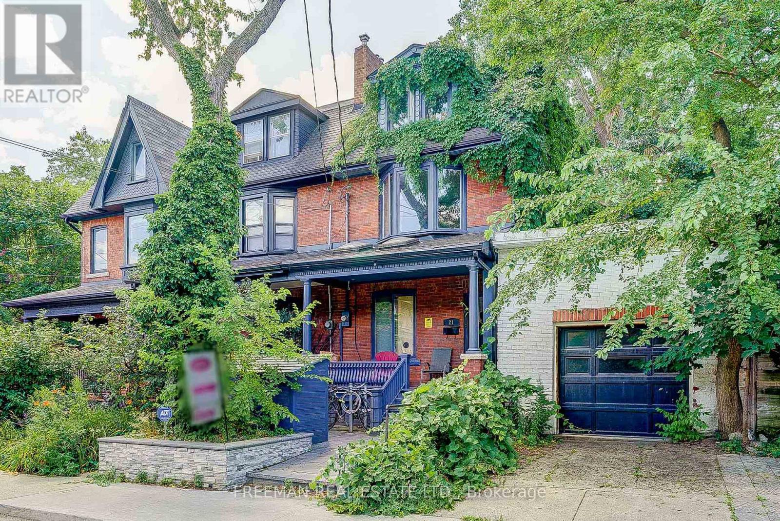 MLS® listing #29351480 for sale located at MAIN FLR APT - 21 WELLS STREET