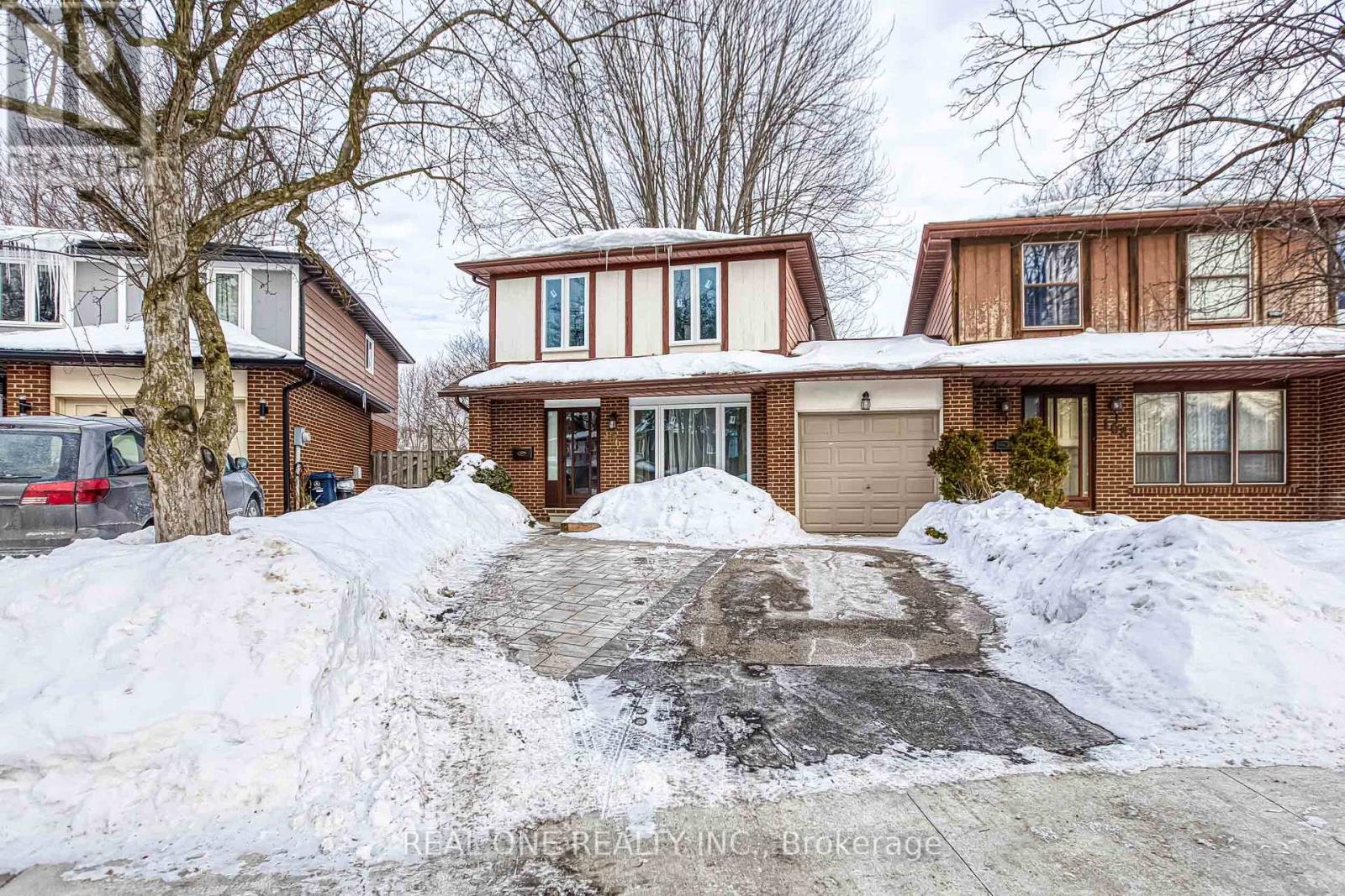 MLS® listing #29352823 for sale located at BSMT - 106 DEANSCROFT SQUARE