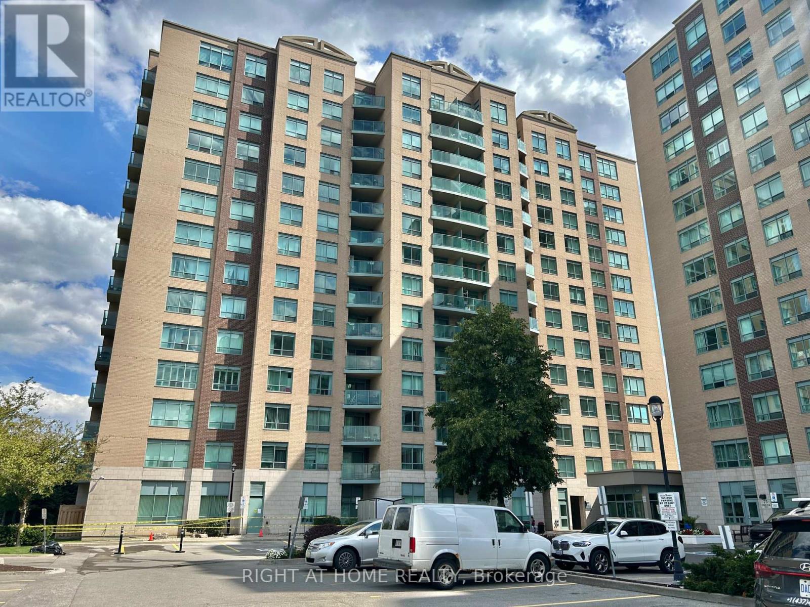 MLS® listing #29353452 for sale located at 310 - 11 ONEIDA CRESCENT