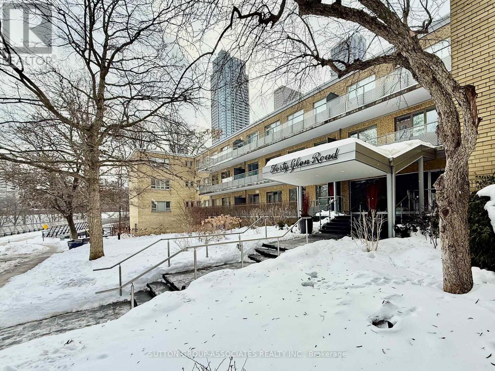 MLS® listing #29353915 for sale located at 204 - 40 GLEN ROAD