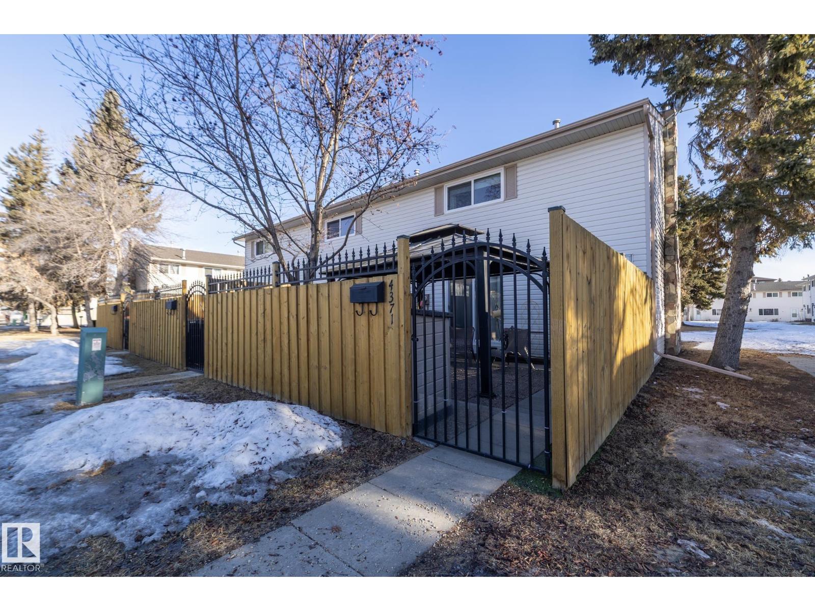 MLS® listing #29355592 for sale located at 4371 46 ST