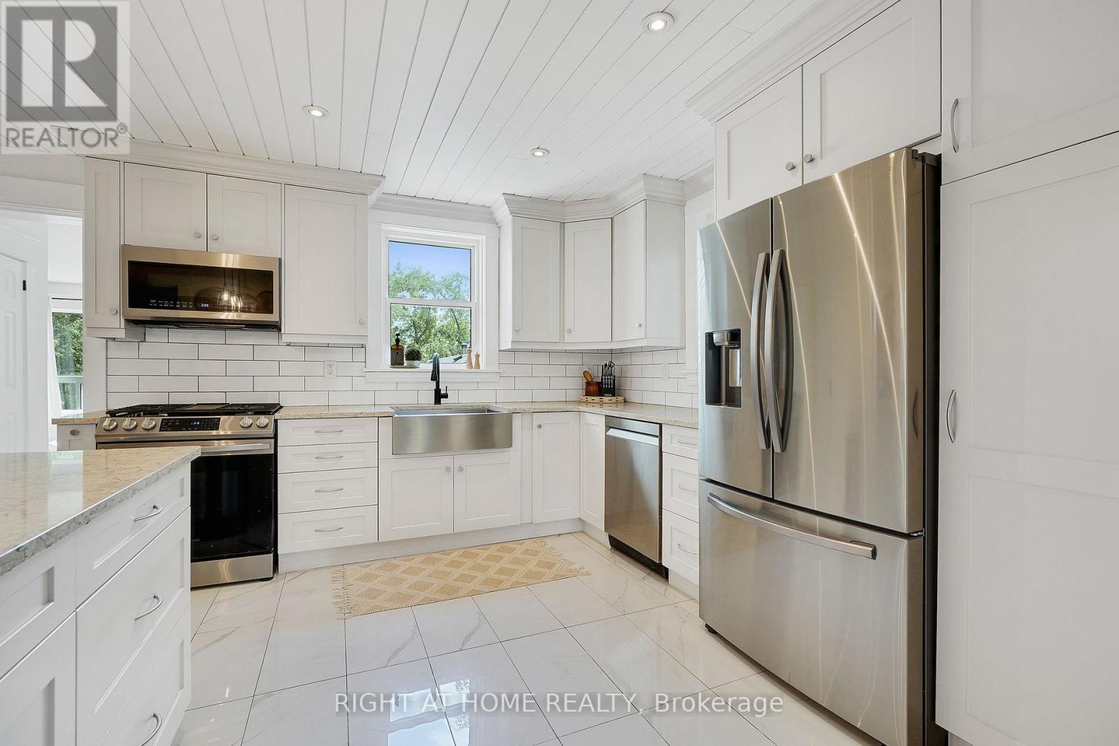 MLS® listing #29357613 for sale located at 123 JOHN STREET