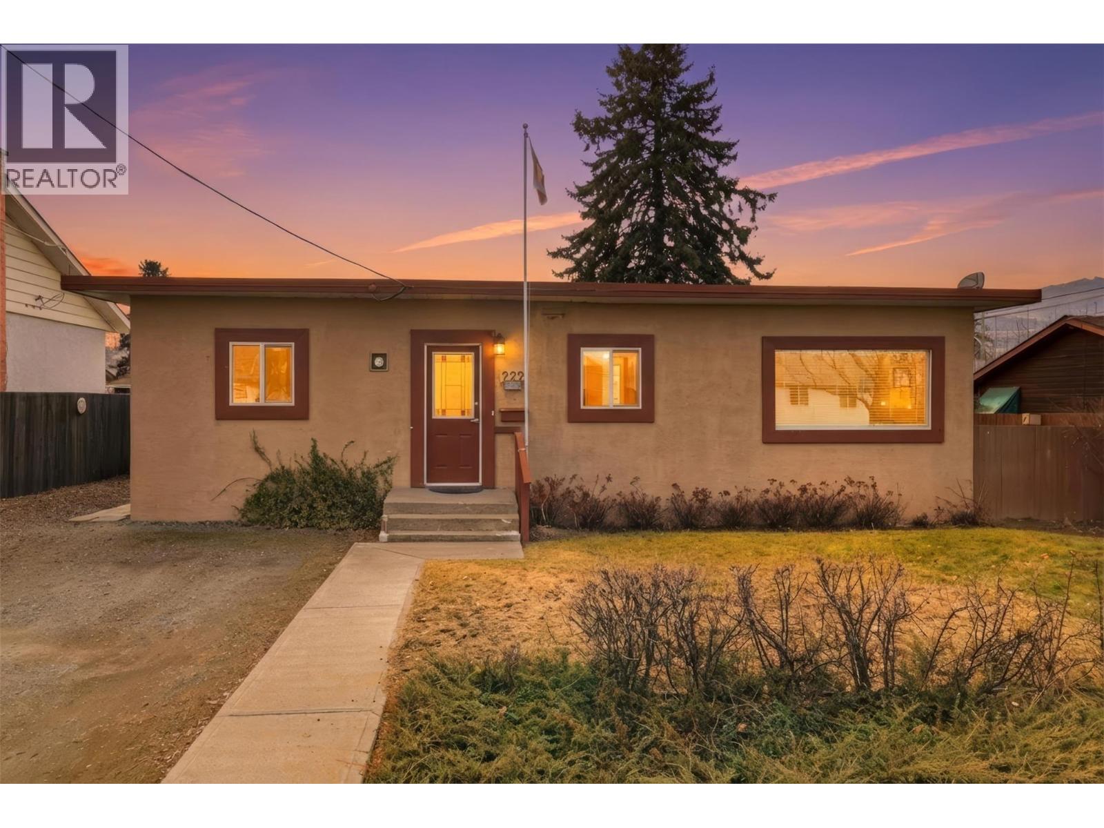 MLS® listing #29360569 for sale located at 222 FORT Avenue