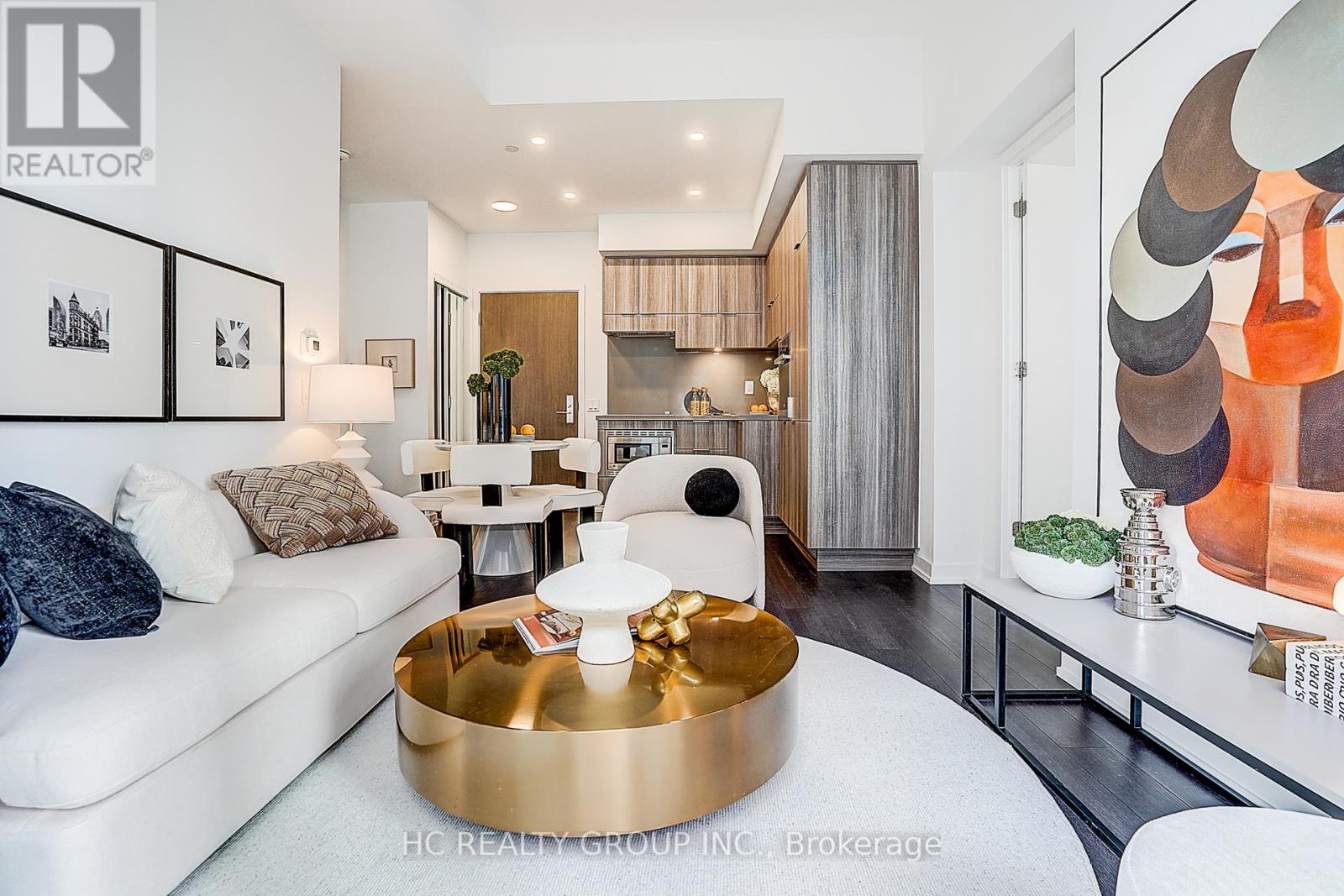 MLS® listing #29361753 for sale located at 3007 - 39 ROEHAMPTON AVENUE