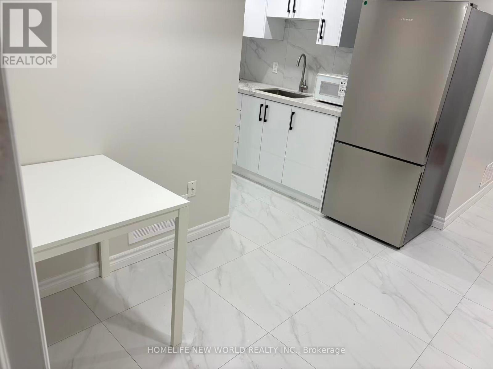 MLS® listing #29363860 for sale located at 256 PALMERSTON AVENUE N