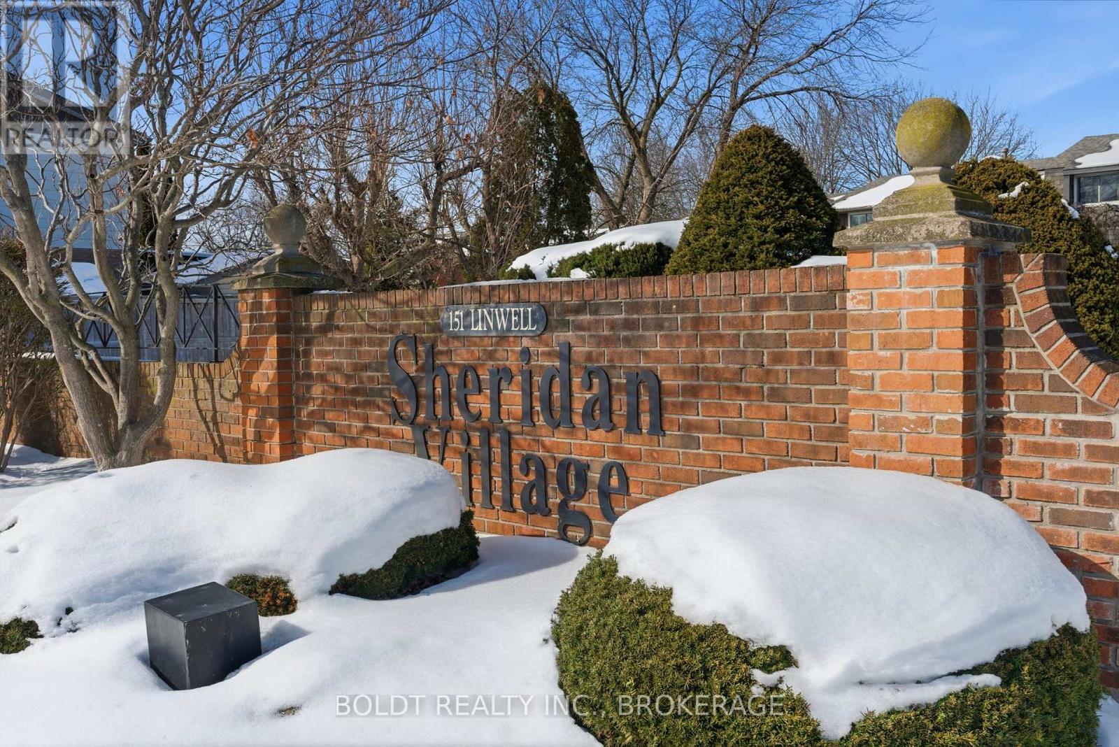 MLS® listing #29364043 for sale located at 2 - 151 LINWELL ROAD