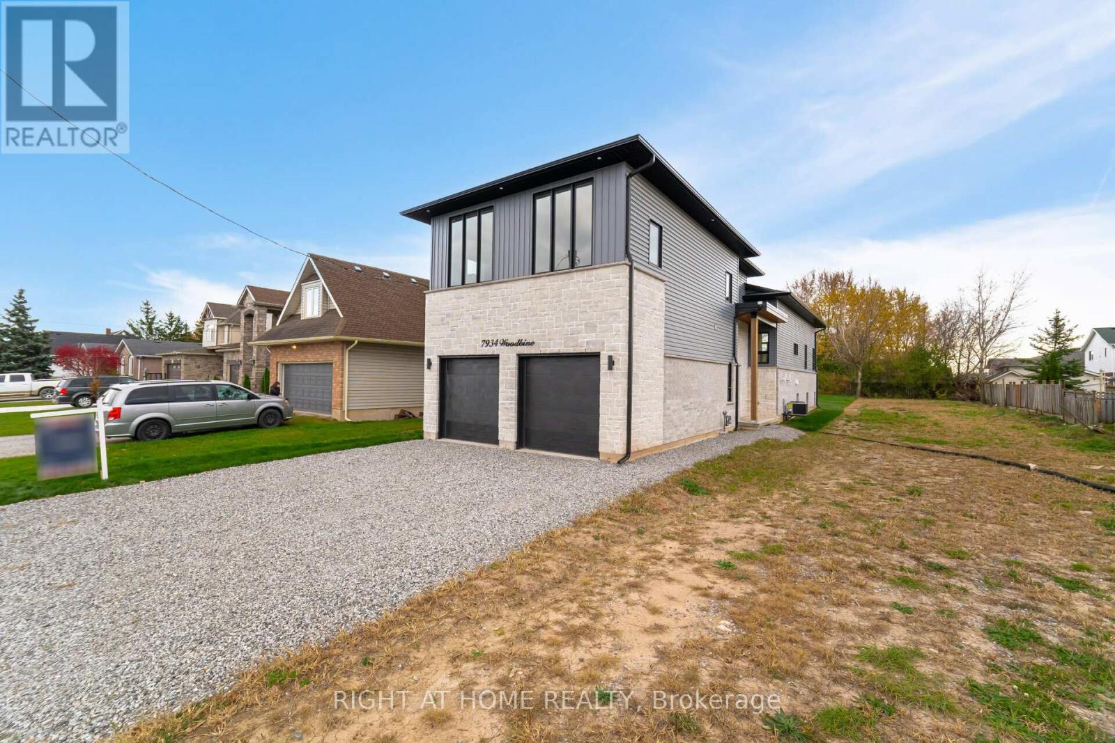 MLS® listing #29366390 for sale located at 7934 WOODBINE STREET