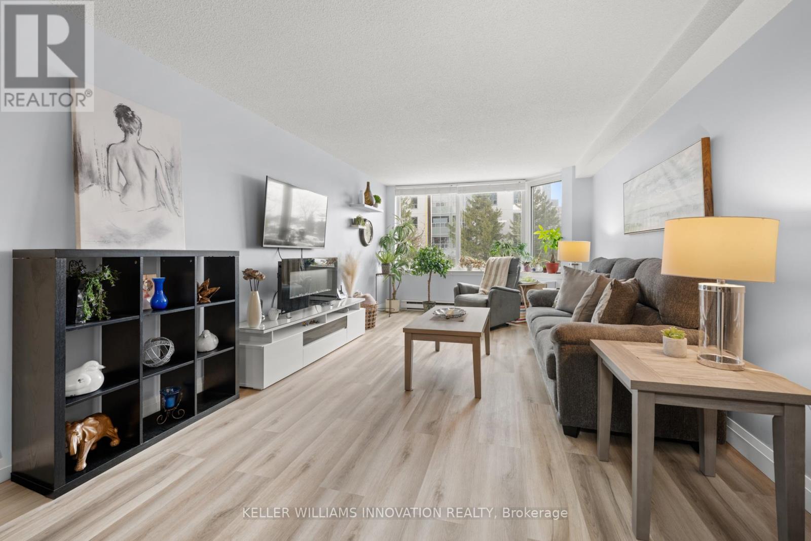 MLS® listing #29367356 for sale located at 204 - 35 GREEN VALLEY DRIVE