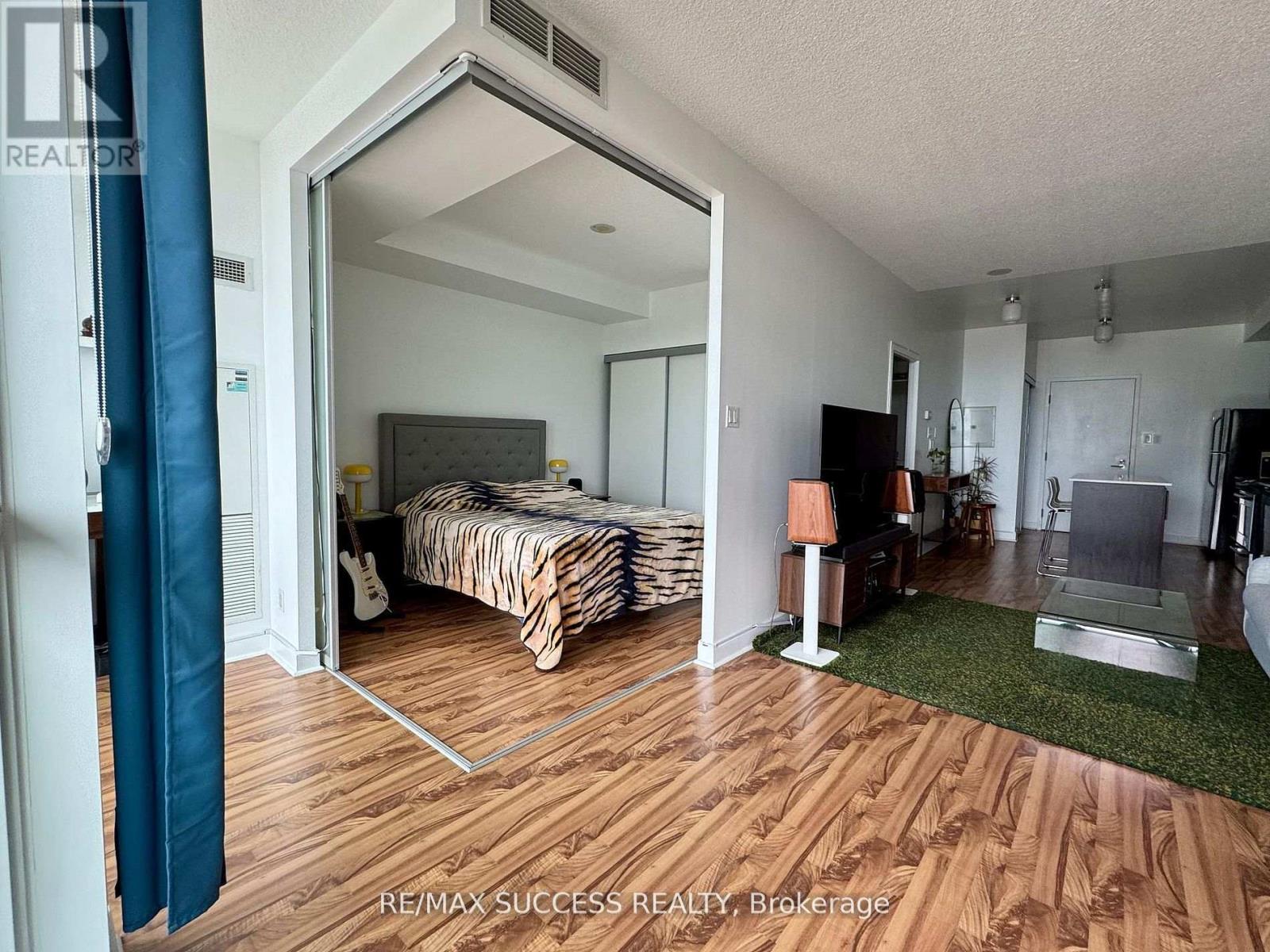 MLS® listing #29367592 for sale located at 1605 - 1171 QUEEN STREET W