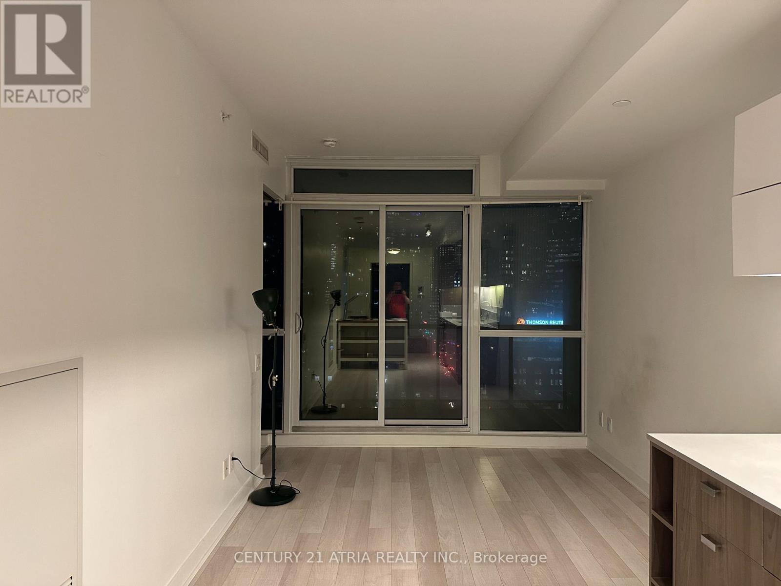 MLS® listing #29371365 for sale located at 1508 - 290 ADELAIDE STREET