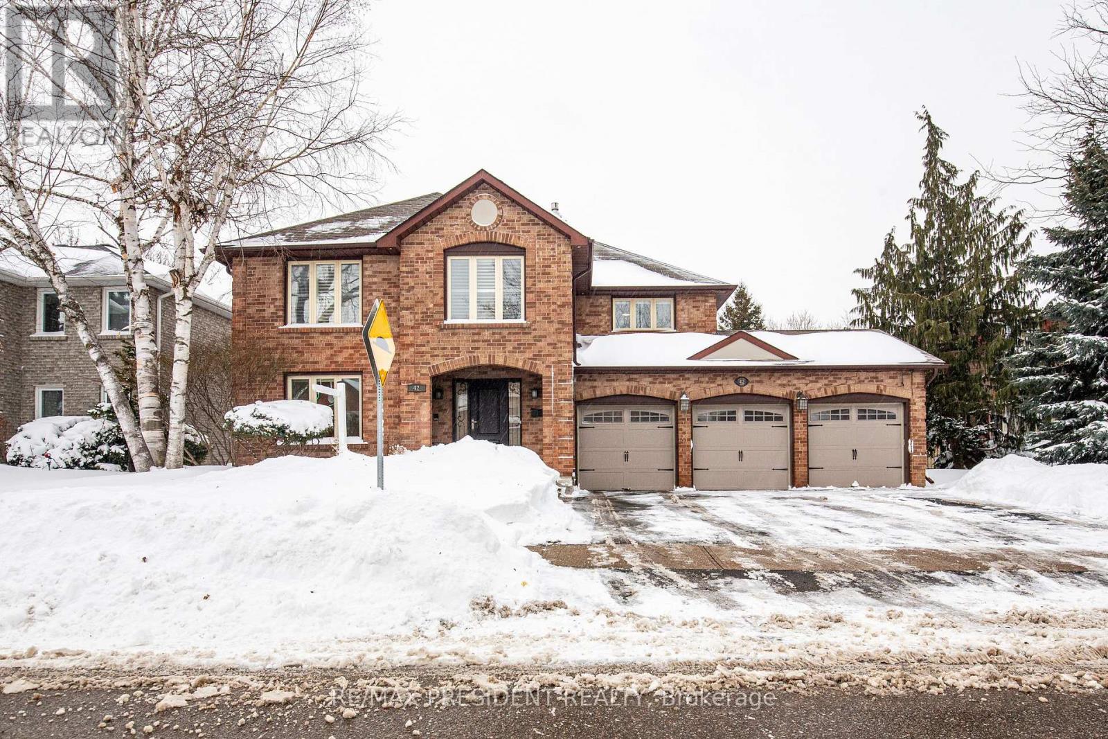 MLS® listing #29371846 for sale located at 42 MOUNT FOREST DRIVE