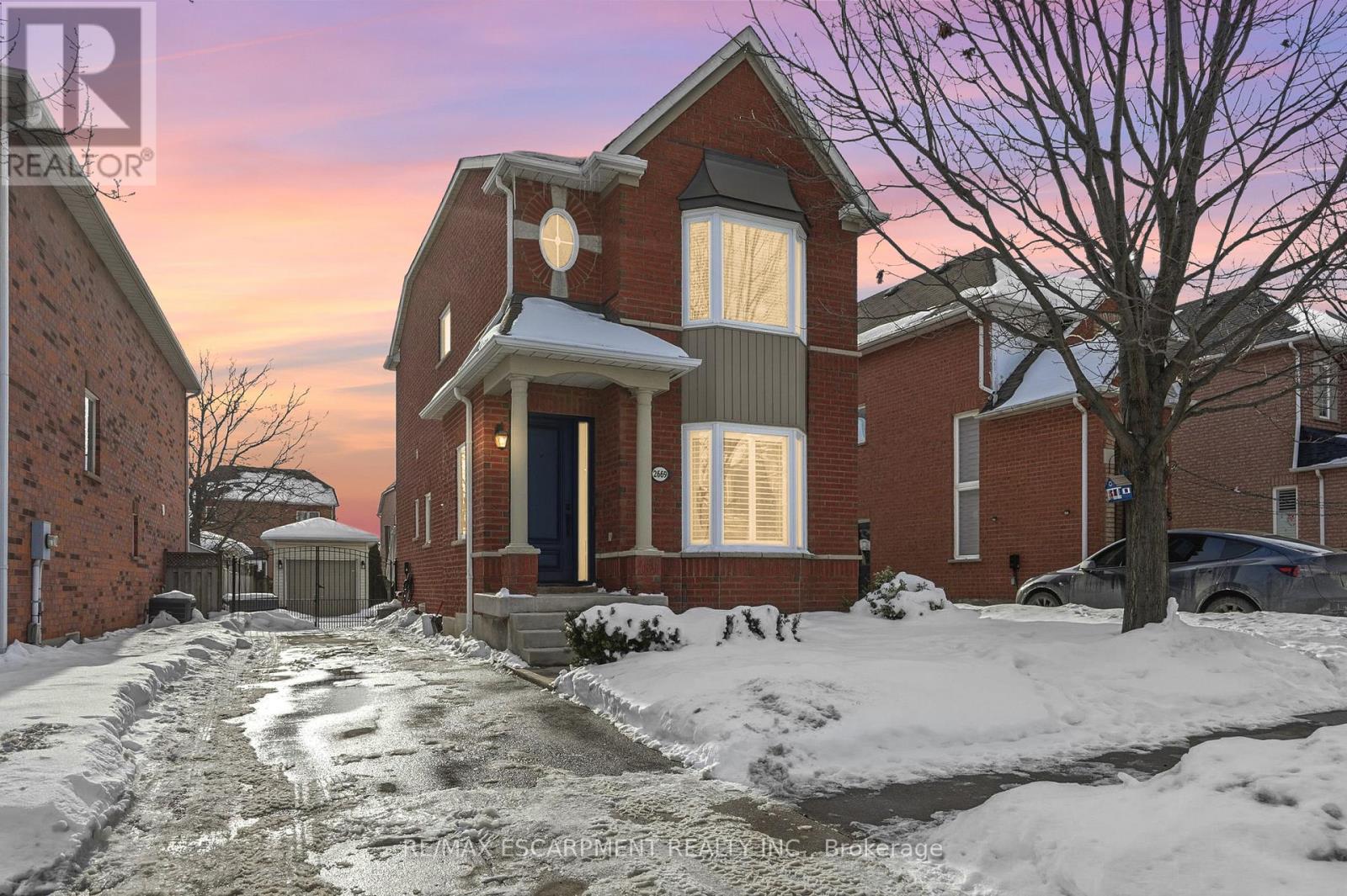 MLS® listing #29372370 for sale located at 2669 CASTLE HILL CRESCENT