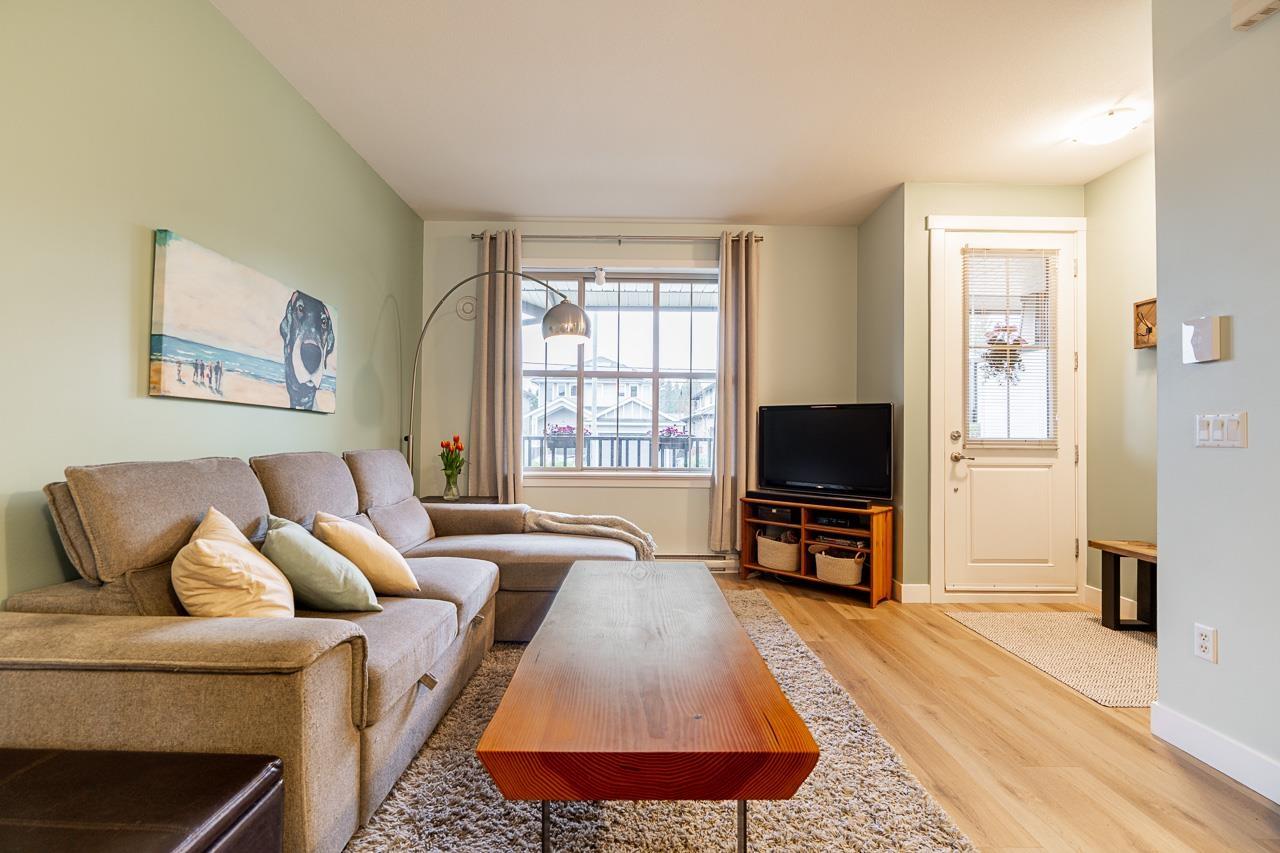 MLS® listing #29372685 for sale located at 8 9525 204 STREET