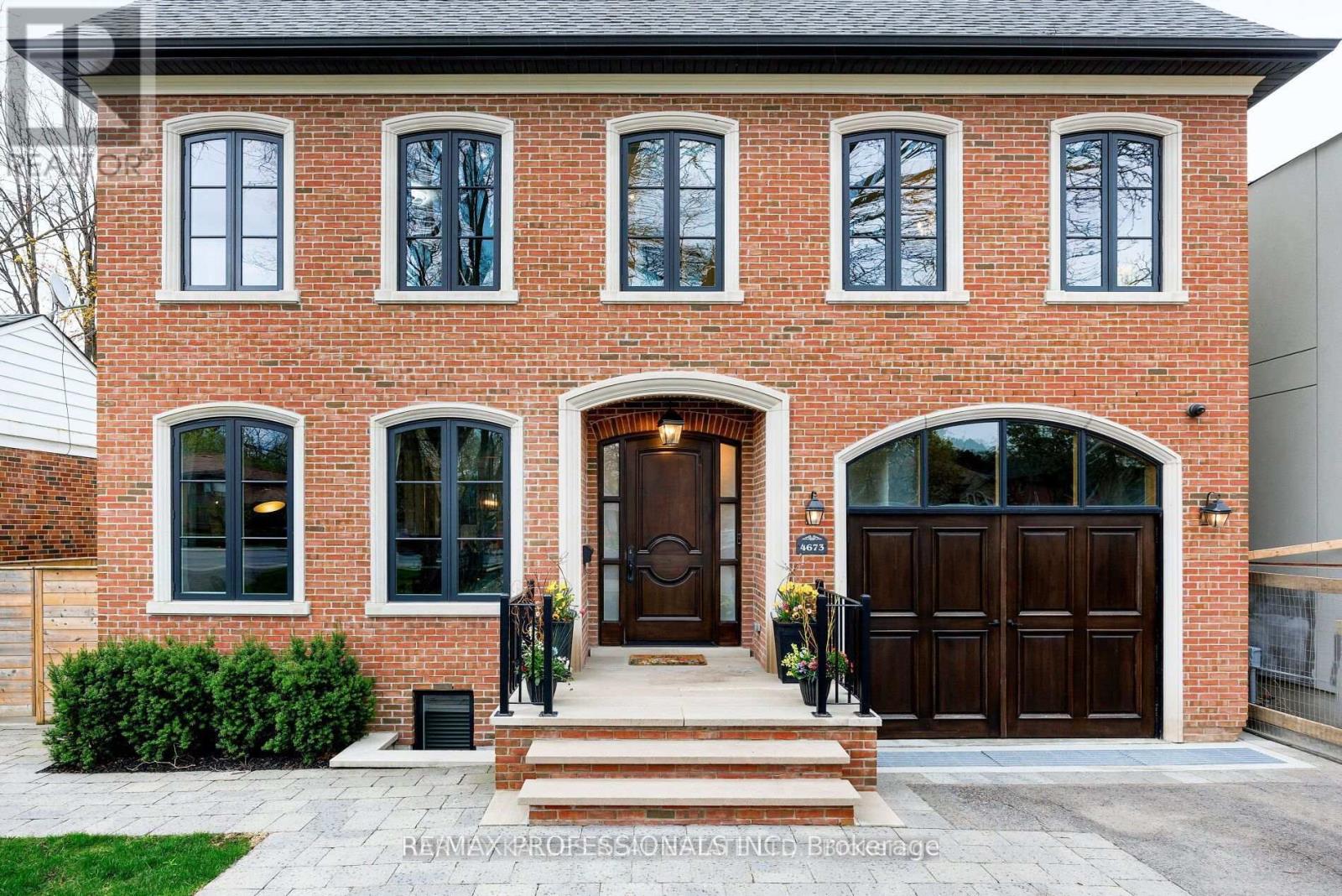 MLS® listing #29373722 for sale located at 4673 DUNDAS STREET W