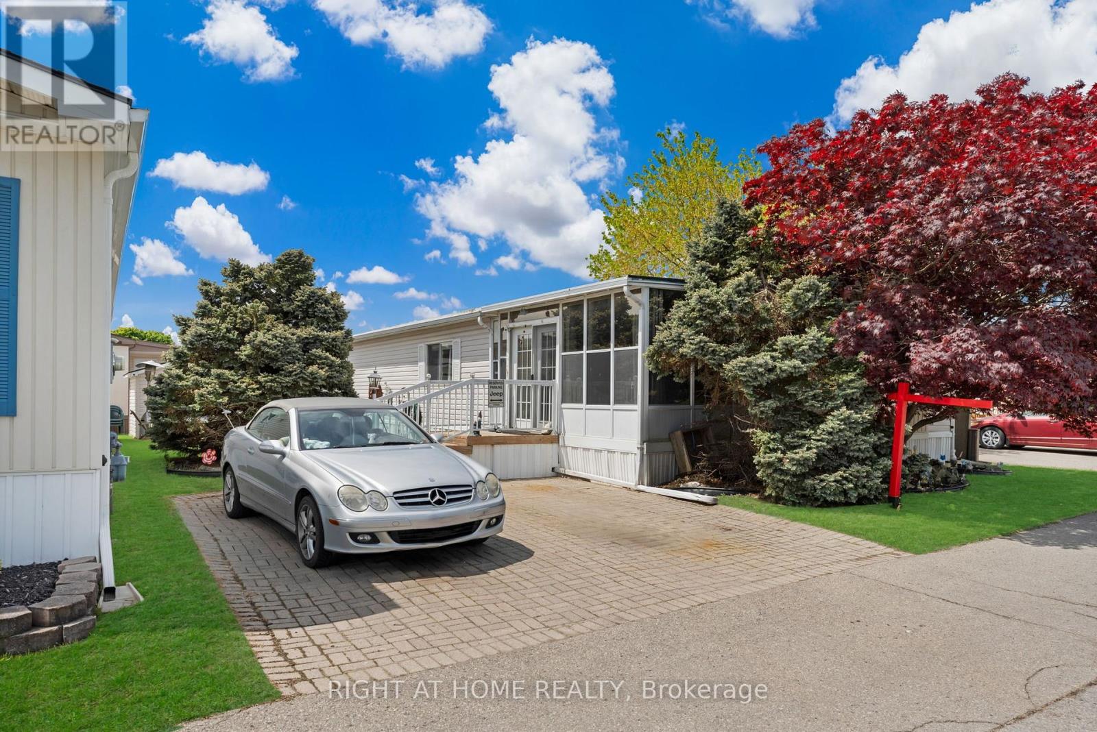 MLS® listing #29376315 for sale located at 8 - 3033 TOWNLINE ROAD