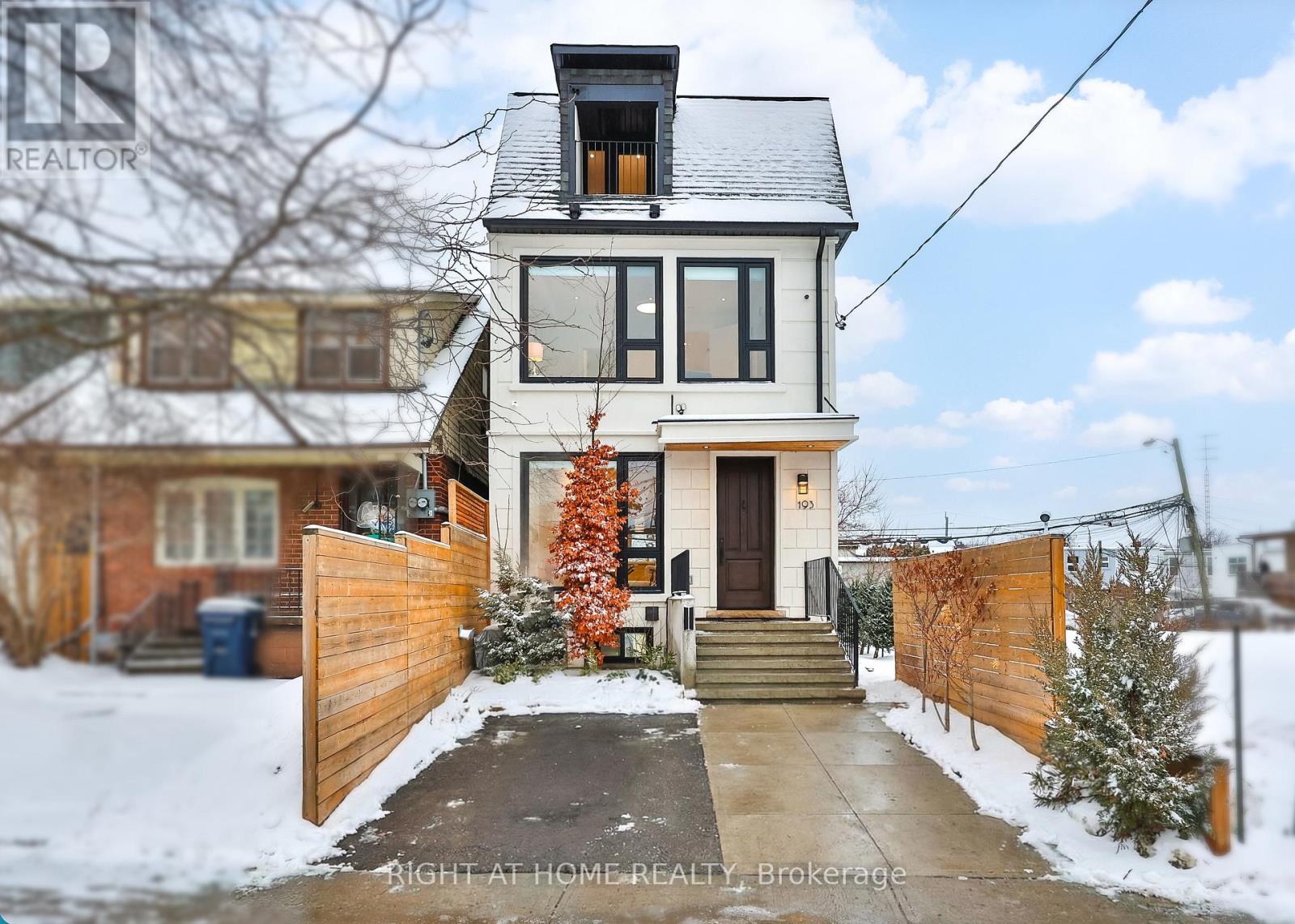 MLS® listing #29377845 for sale located at 193 WINNETT AVENUE