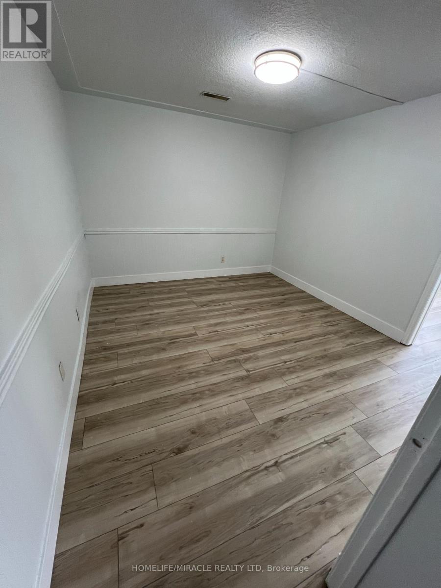 MLS® listing #29379860 for sale located at 1 - 270 CLIFTON ROAD