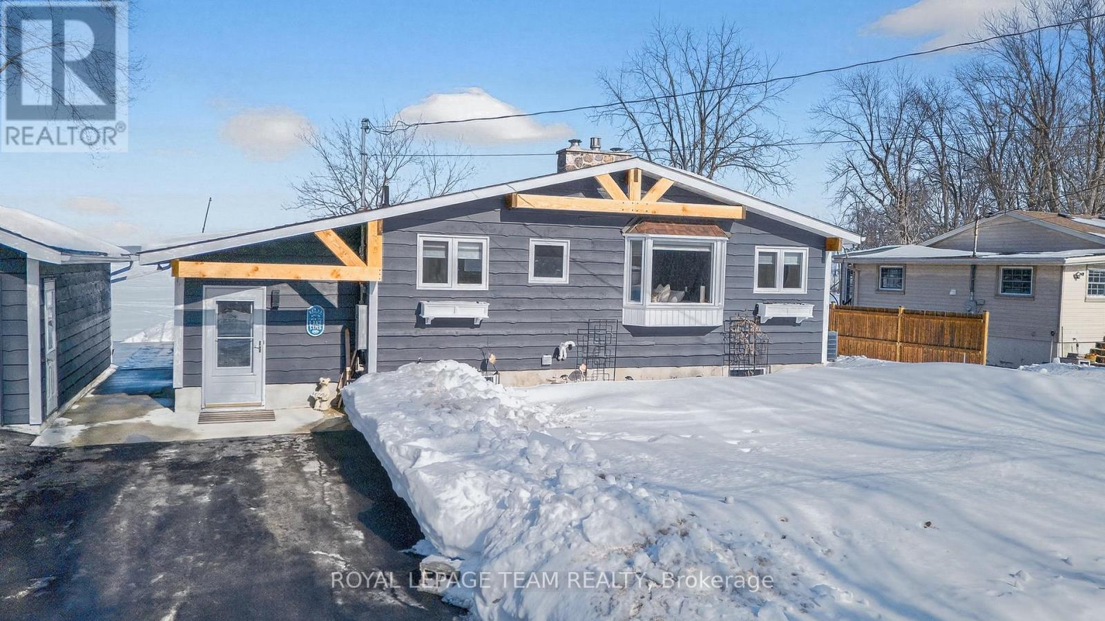 MLS® listing #29381193 for sale located at 128 GRASSHOPPER POINT ROAD