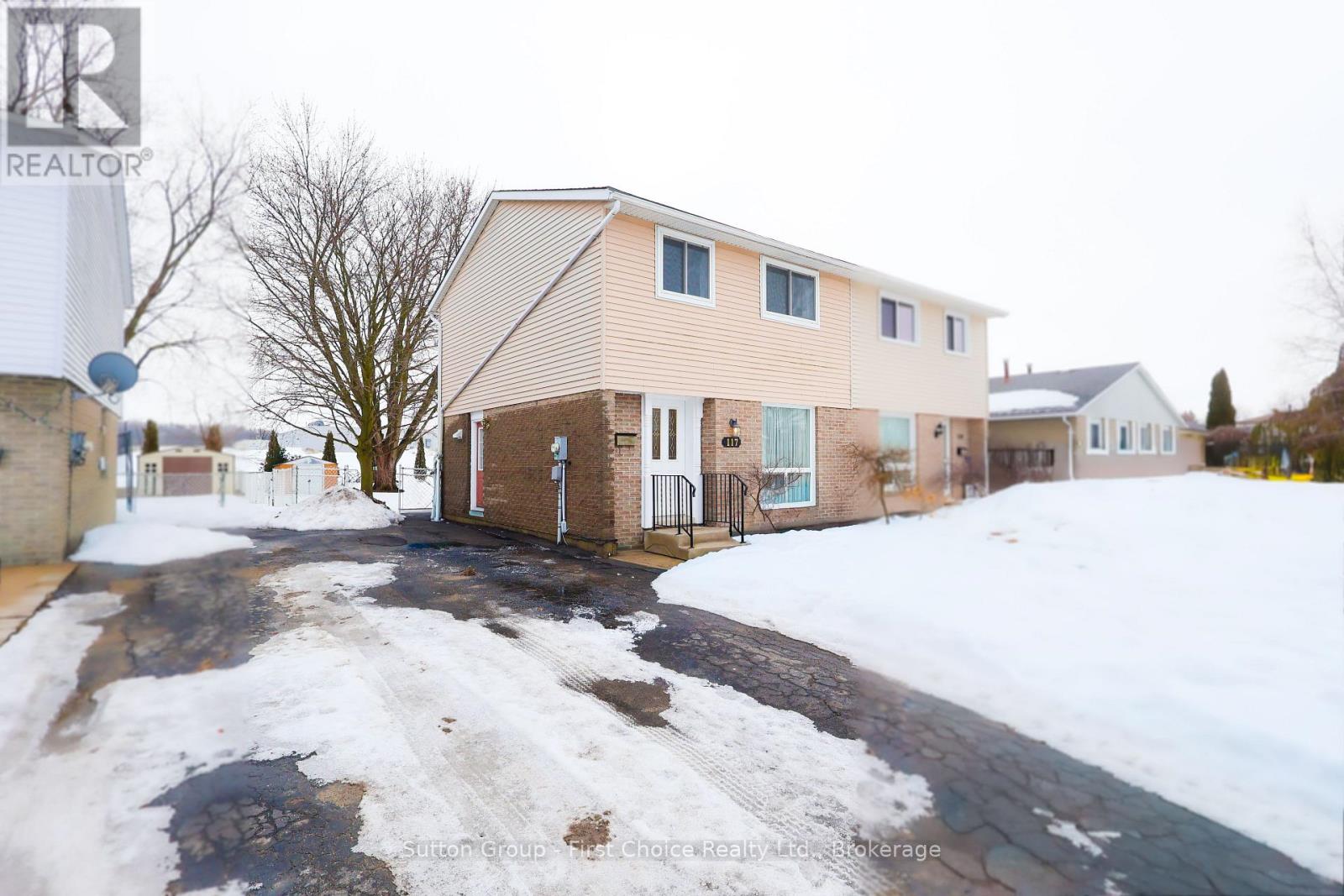 MLS® listing #29381299 for sale located at 117 MAPLE AVENUE