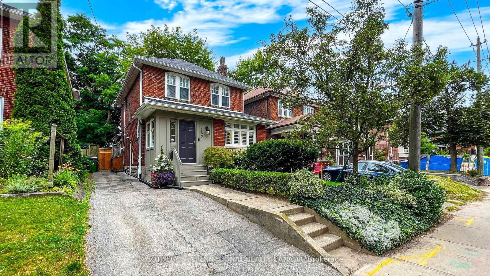 MLS® listing #29382381 for sale located at 182 DUPLEX AVENUE