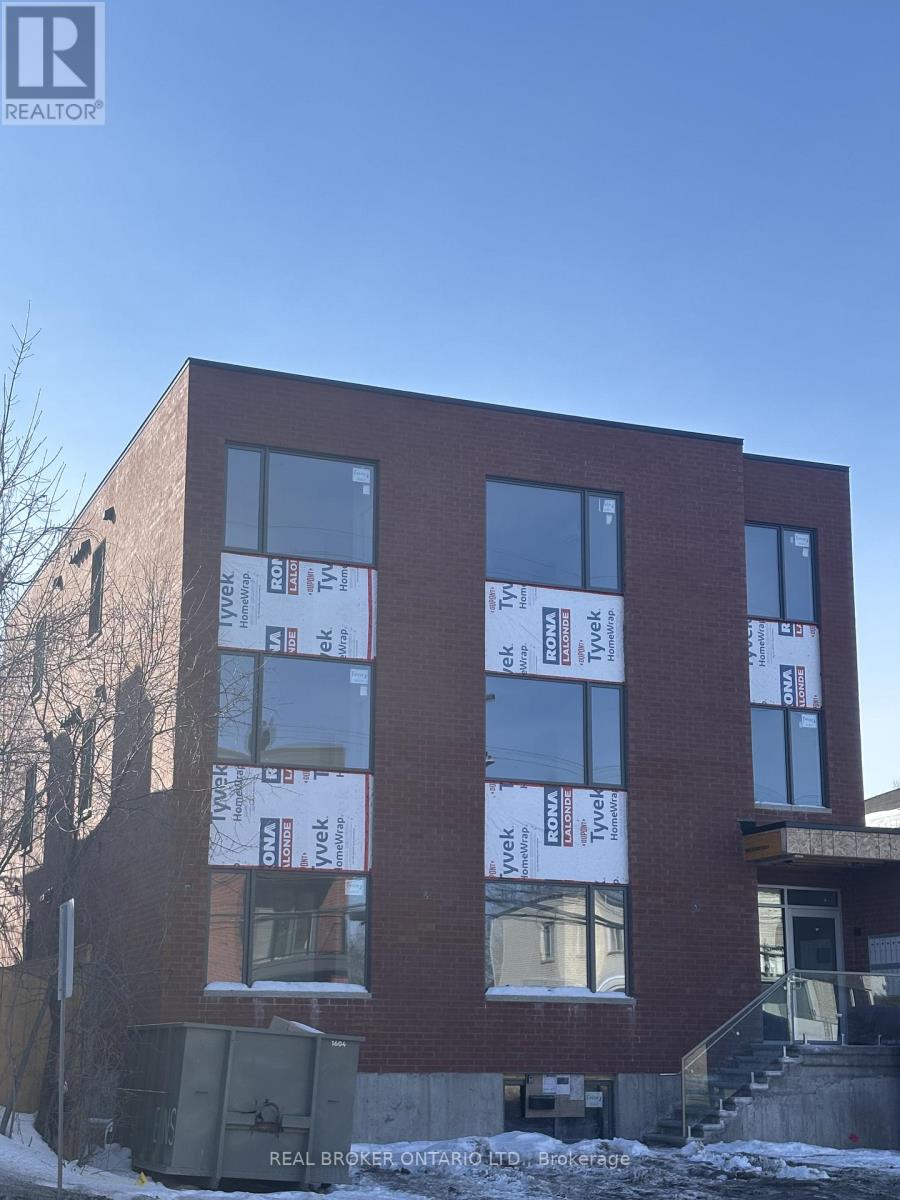 MLS® listing #29382540 for sale located at 4 - 184 WOODROFFE AVENUE