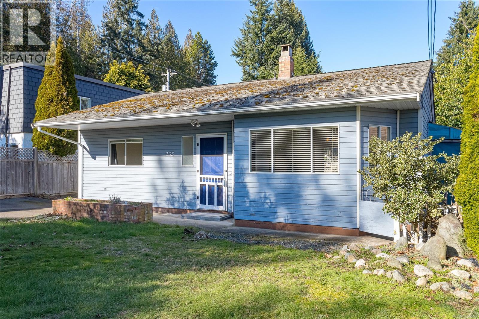 MLS® listing #29382800 for sale located at 235 Fourth Ave