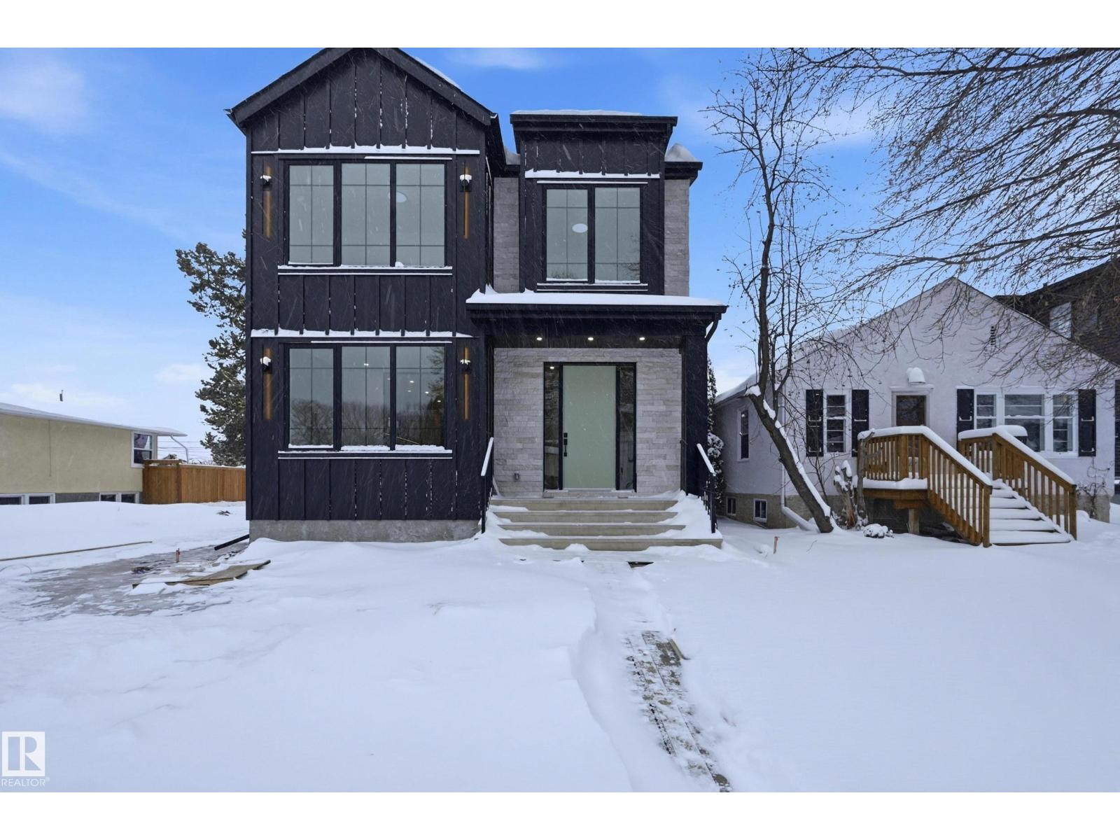 MLS® listing #29383542 for sale located at 11121 51 ST NW