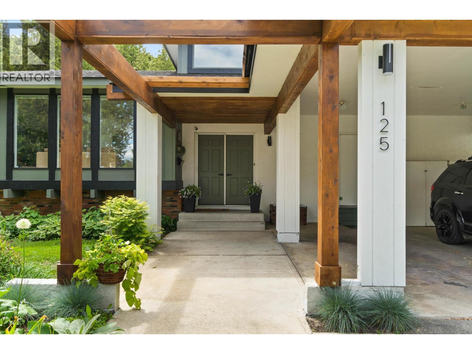 MLS® listing #29383692 for sale located at 125 MONMOUTH Drive