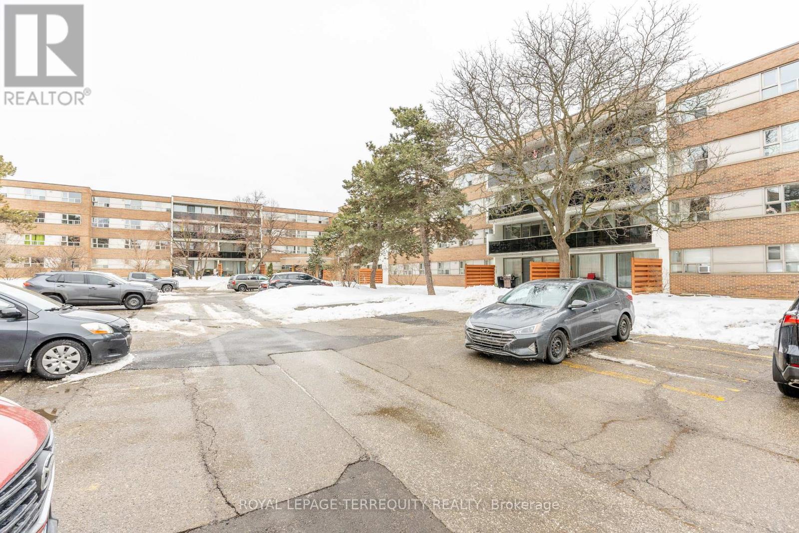 MLS® listing #29384135 for sale located at 202 - 30 SUNRISE AVENUE