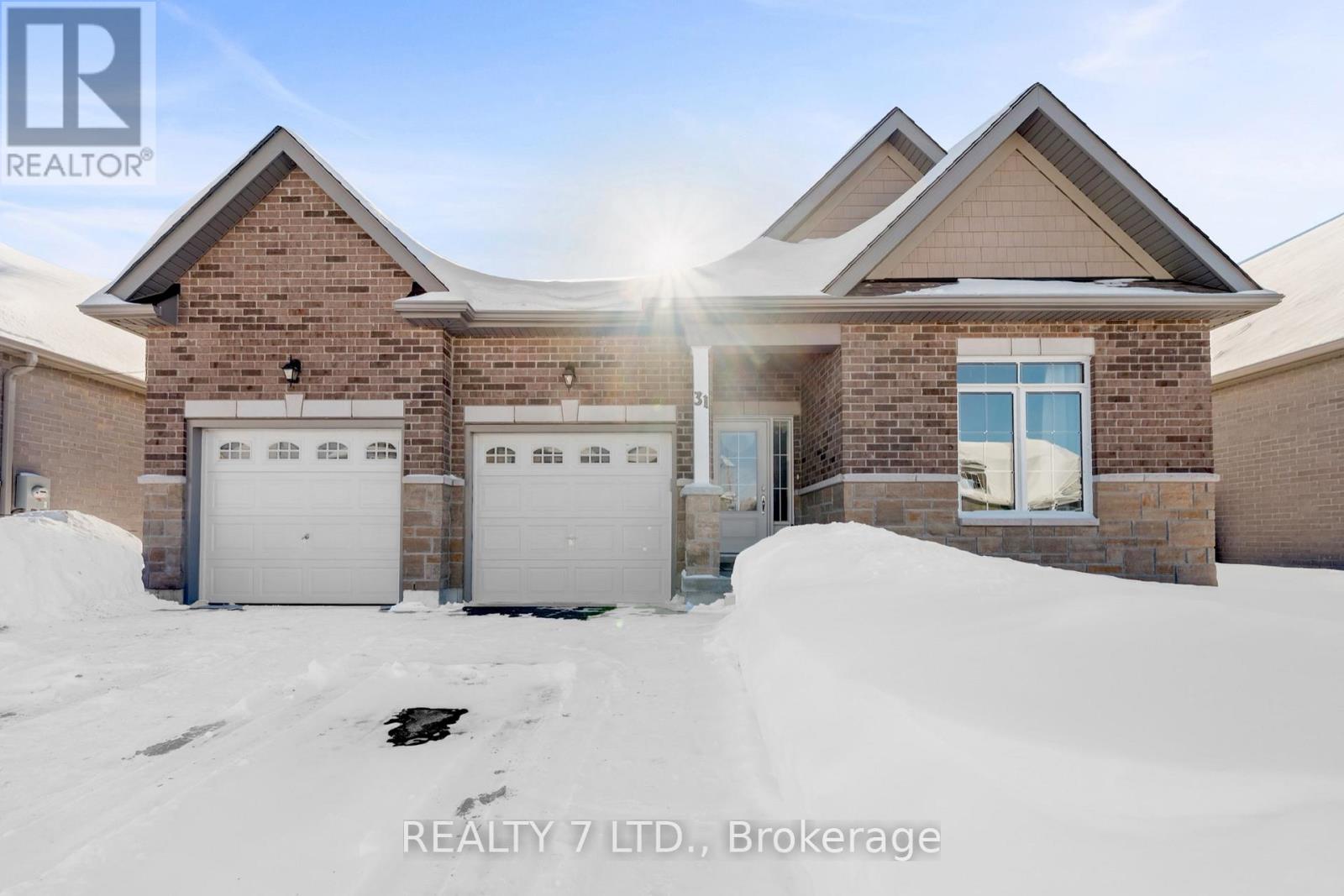 MLS® listing #29385705 for sale located at 31 HILLCROFT WAY