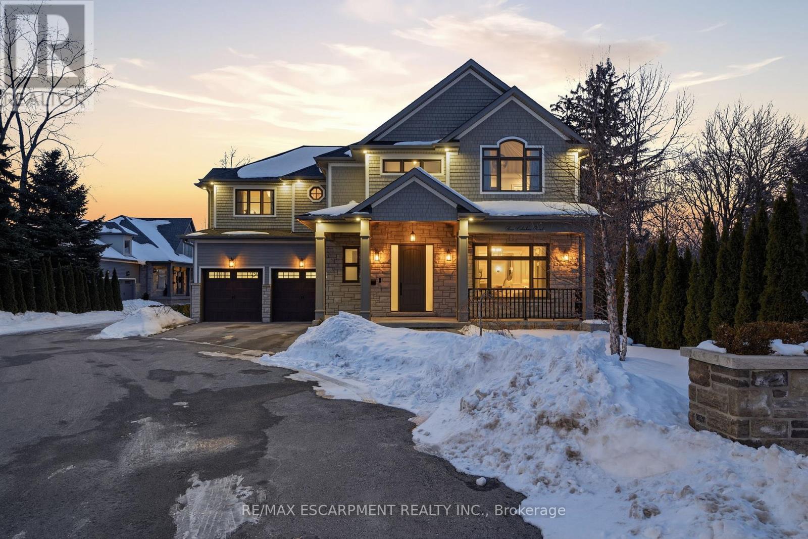 MLS® listing #29385880 for sale located at 3 - 2265 LAKESHORE ROAD