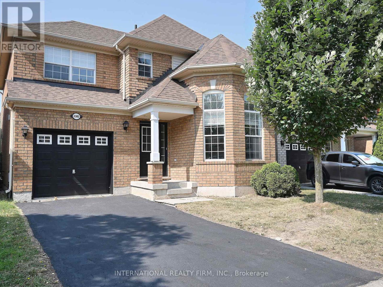 MLS® listing #29386477 for sale located at 2382 FALKLAND CRESCENT