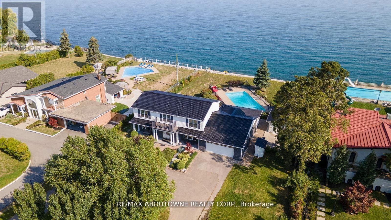 MLS® listing #29388240 for sale located at 1073 NORTH SERVICE ROAD