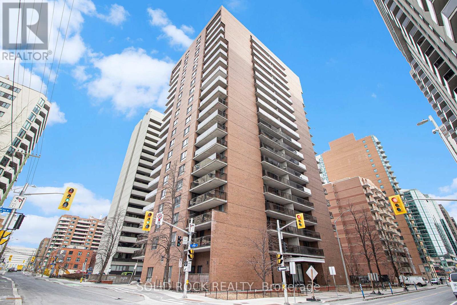 MLS® listing #29389356 for sale located at 1204 - 475 LAURIER AVENUE W