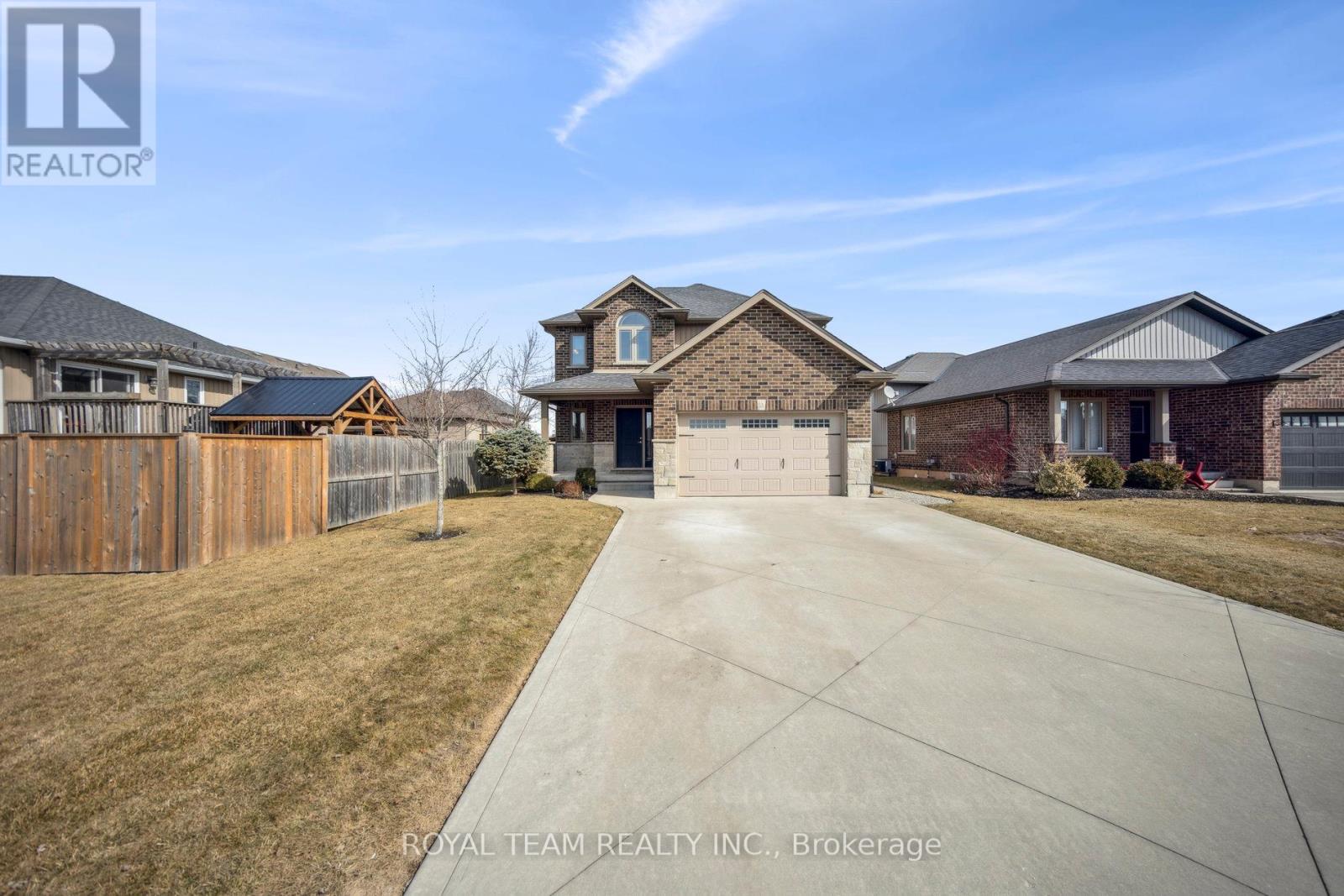 MLS® listing #29389471 for sale located at 2 LAFAYETTE STREET E