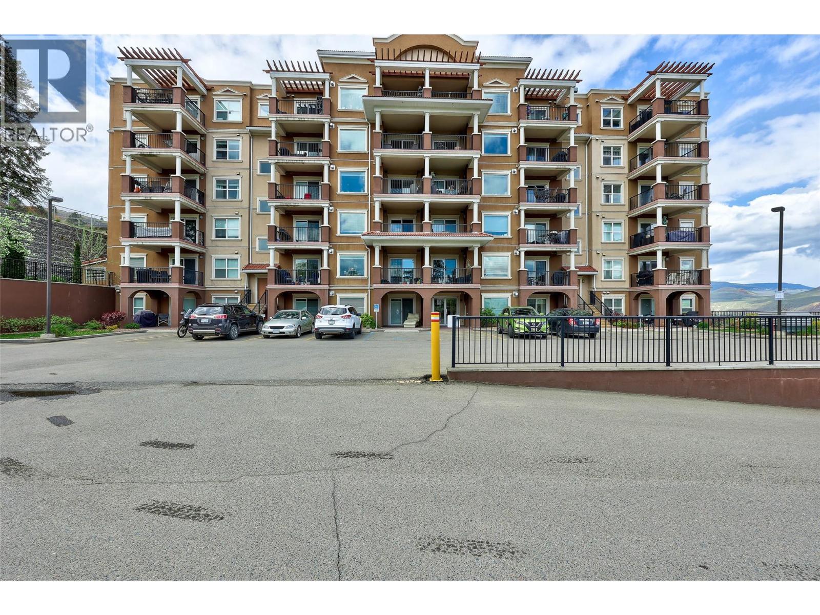 MLS® listing #29391231 for sale located at 975 VICTORIA Street Unit# 404