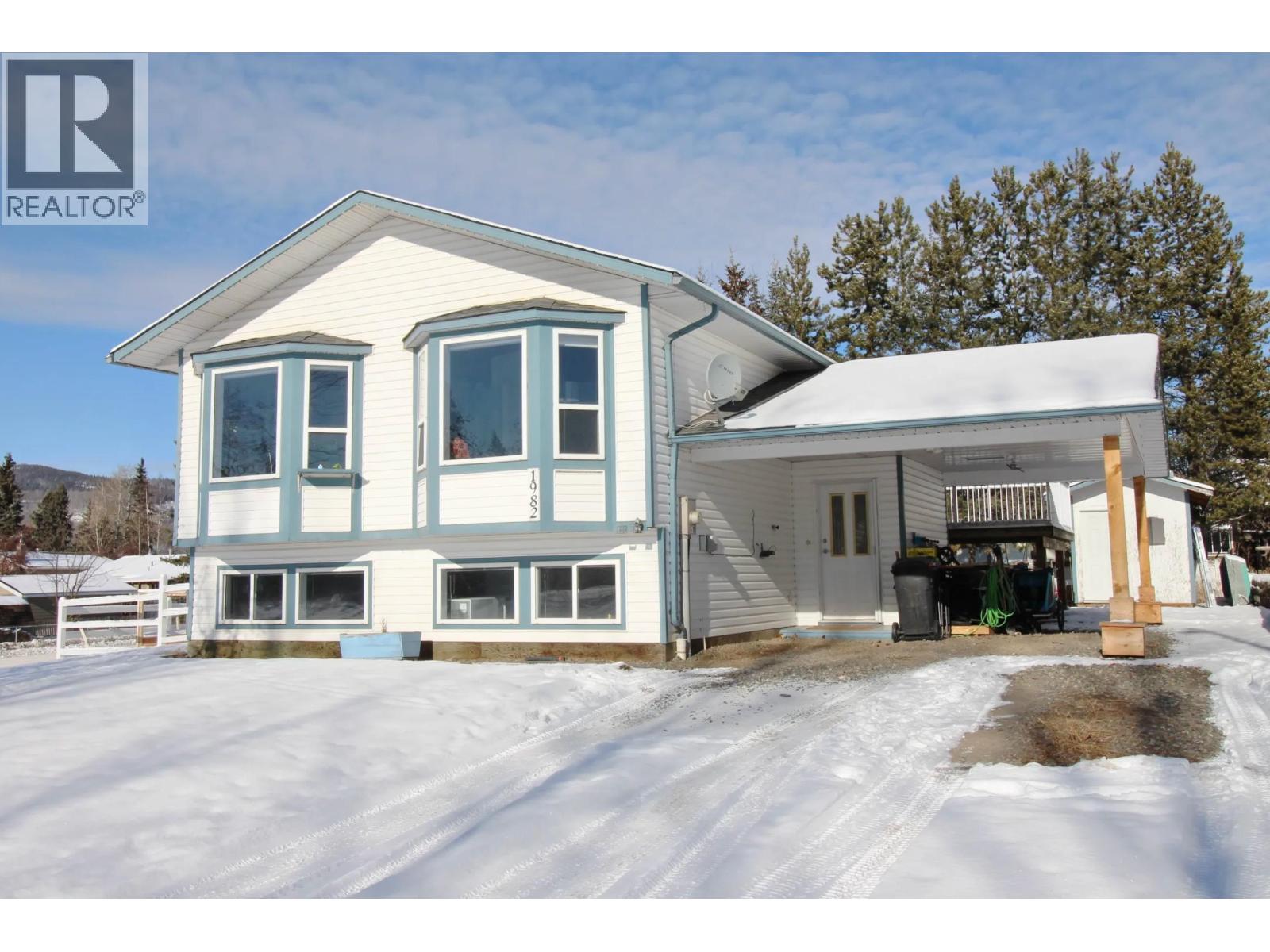 MLS® listing #29395932 for sale located at 1982 ELLIOTT CRESCENT