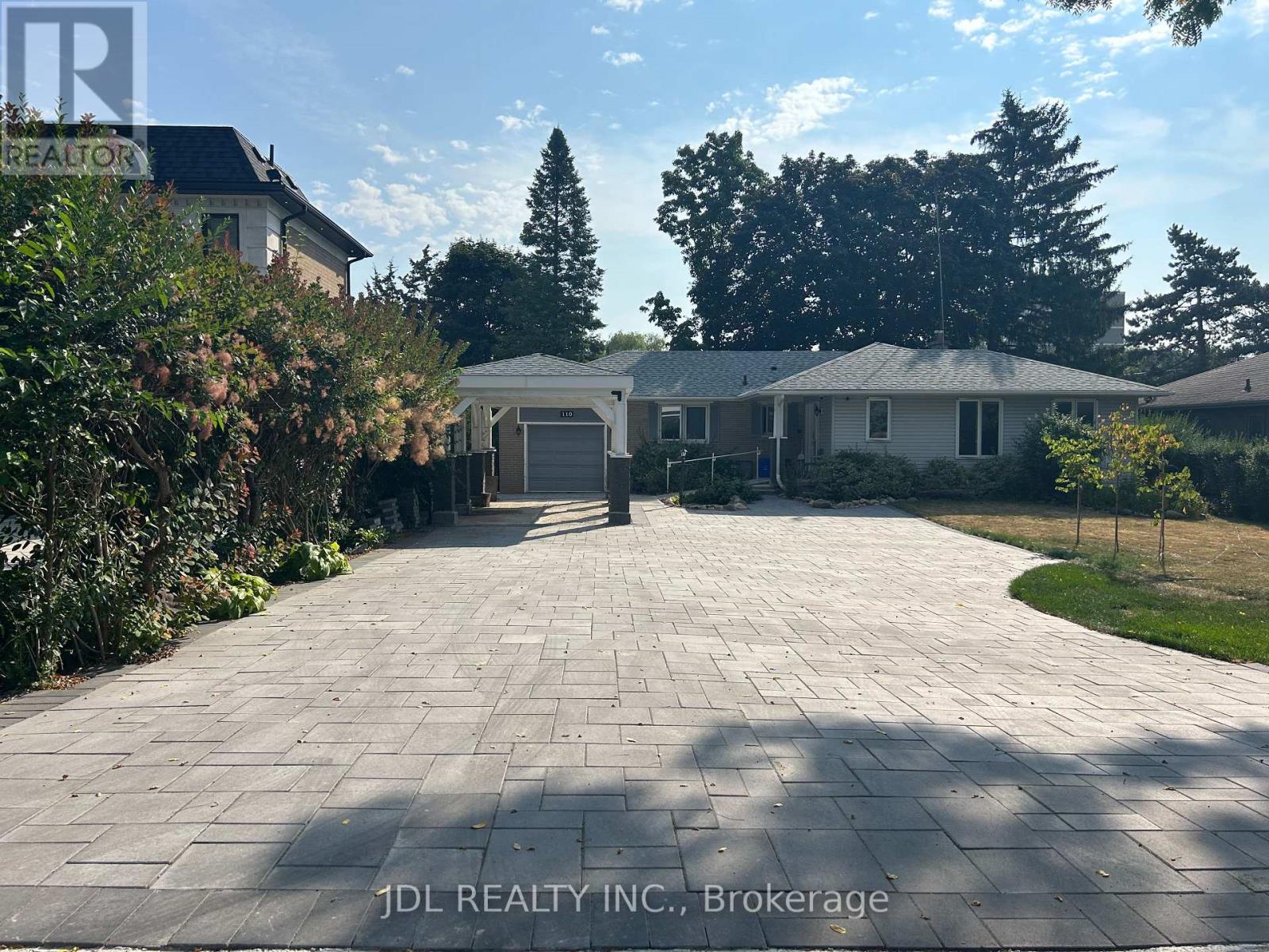 MLS® listing #29396508 for sale located at UNIT A, BSMT - 110 ROBIN ST STREET