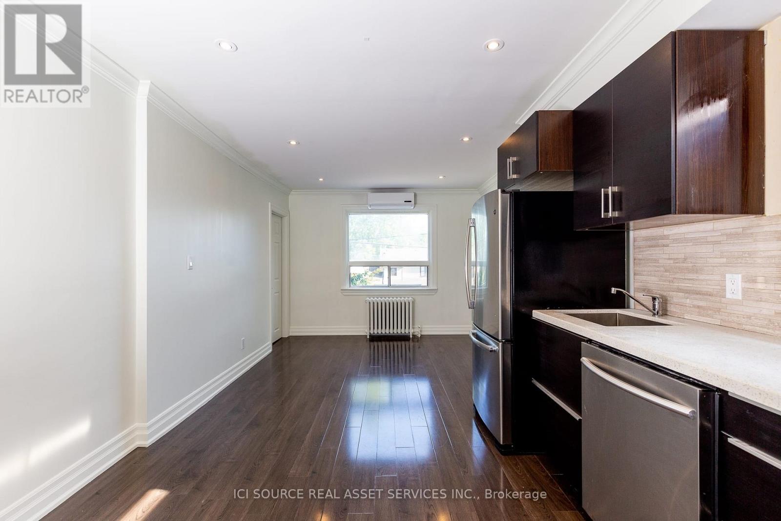 MLS® listing #29396584 for sale located at D - 253 LAKESHORE ROAD E