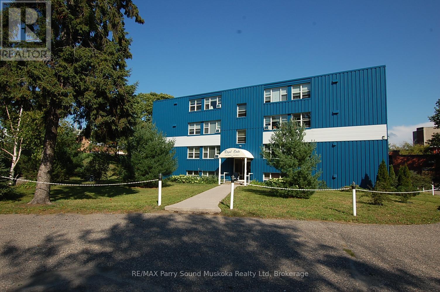 MLS® listing #29396907 for sale located at 4 - 118 ISABELLA STREET