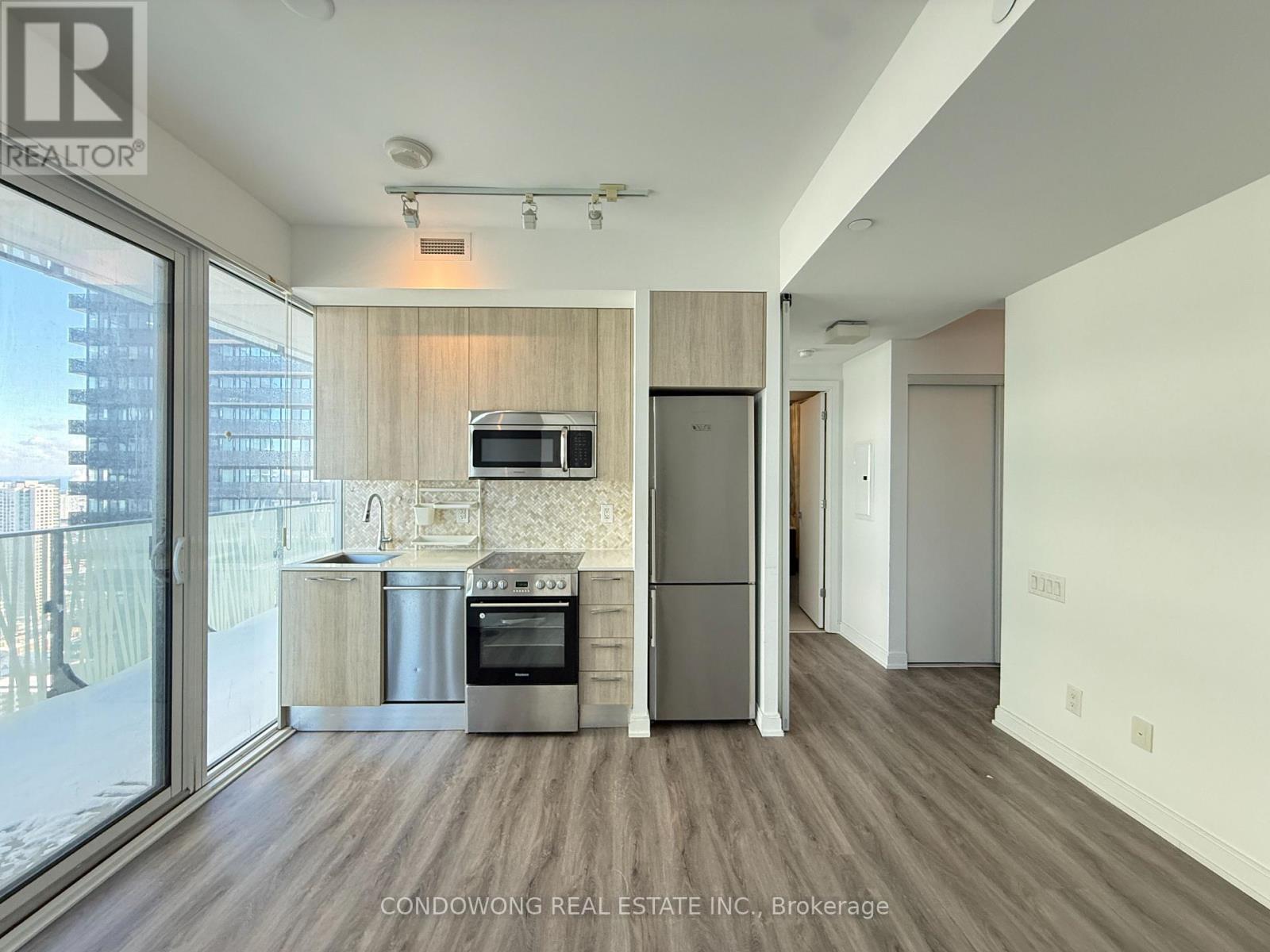 MLS® listing #29400897 for sale located at 4301 - 42 CHARLES STREET E