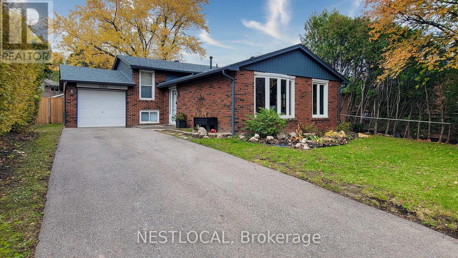 MLS® listing #29401124 for sale located at 1286 LANDFAIR CRESCENT