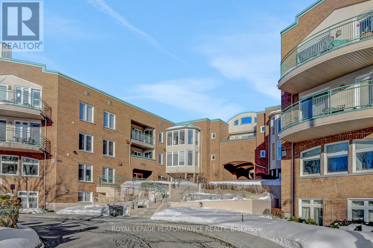 MLS® listing #29401592 for sale located at 401D - 1 COLUMBUS AVENUE