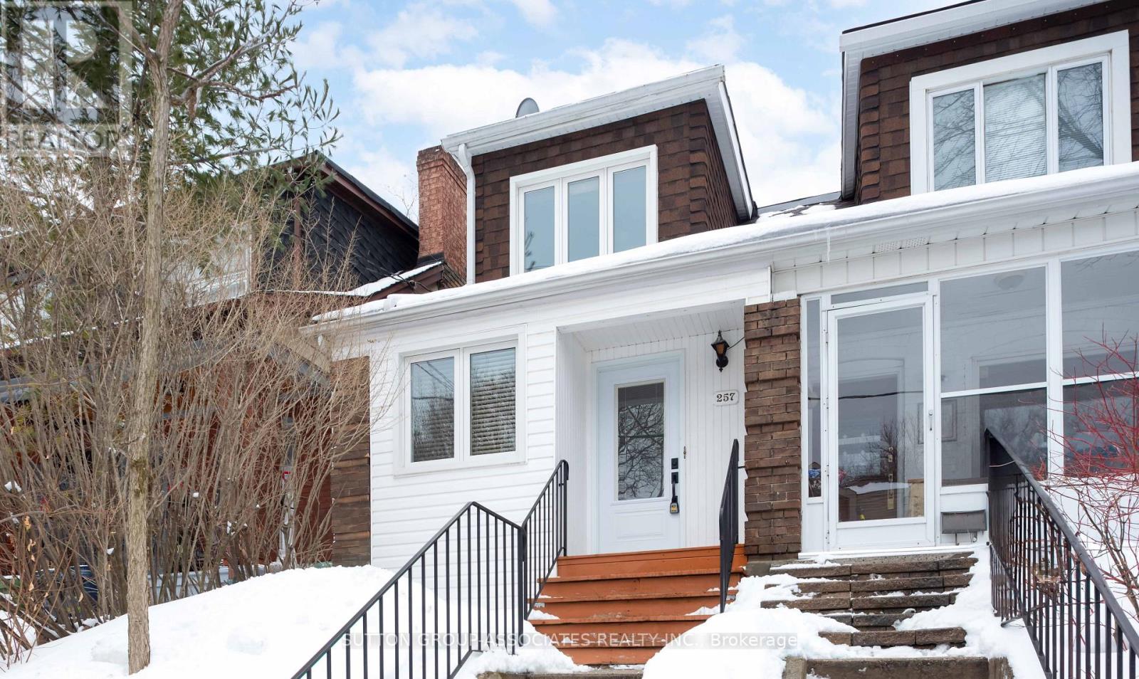 MLS® listing #29401629 for sale located at 257 BENSON AVENUE