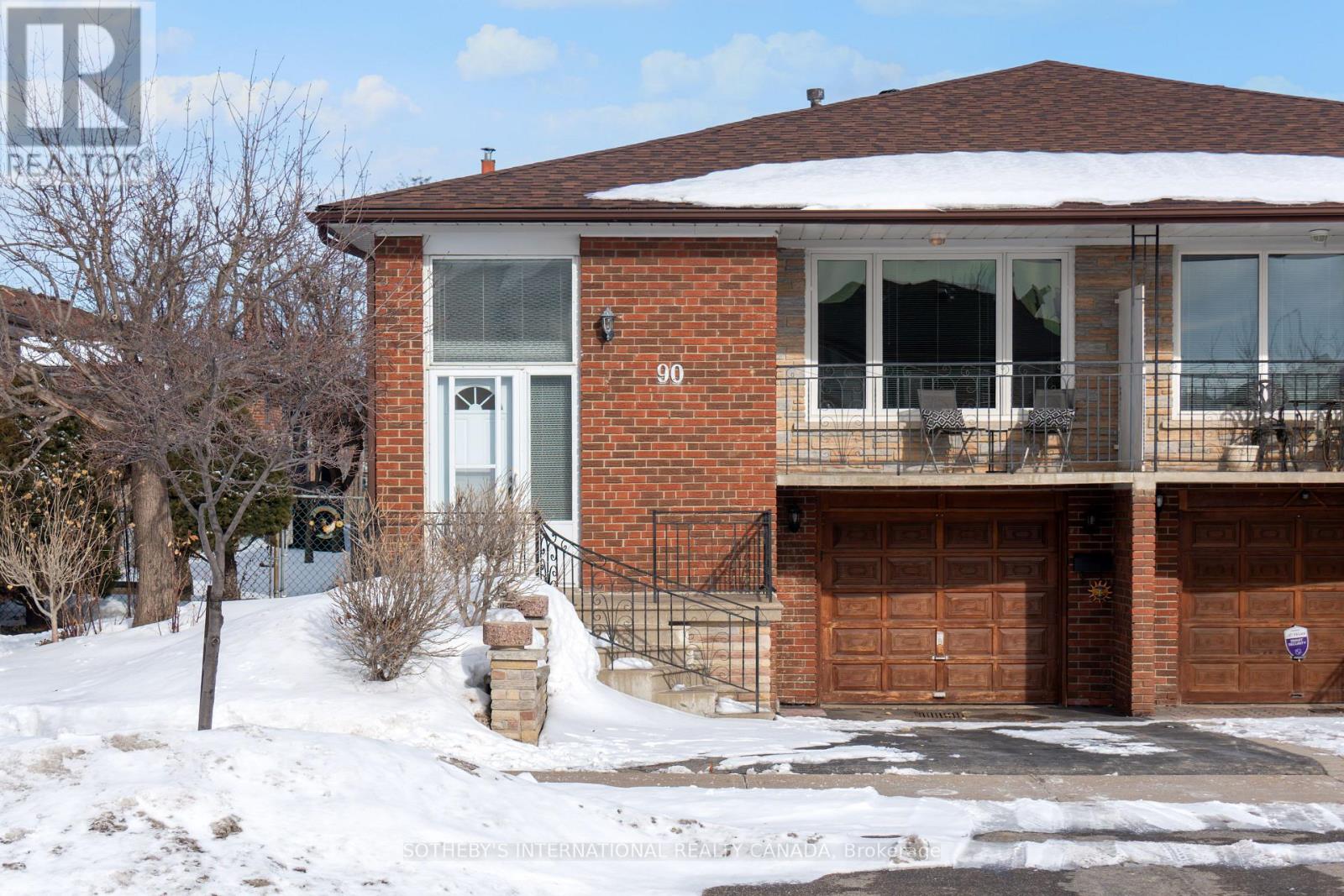 MLS® listing #29401674 for sale located at 90 ANDREW PARK