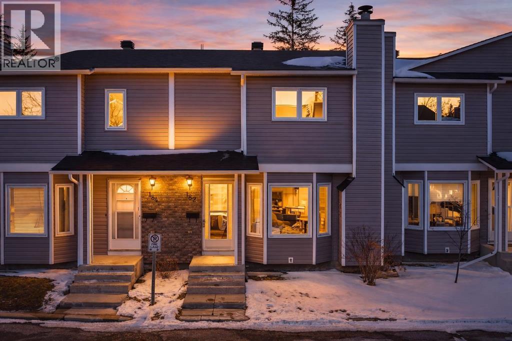 MLS® listing #29402007 for sale located at 182 Riverglen Park SE