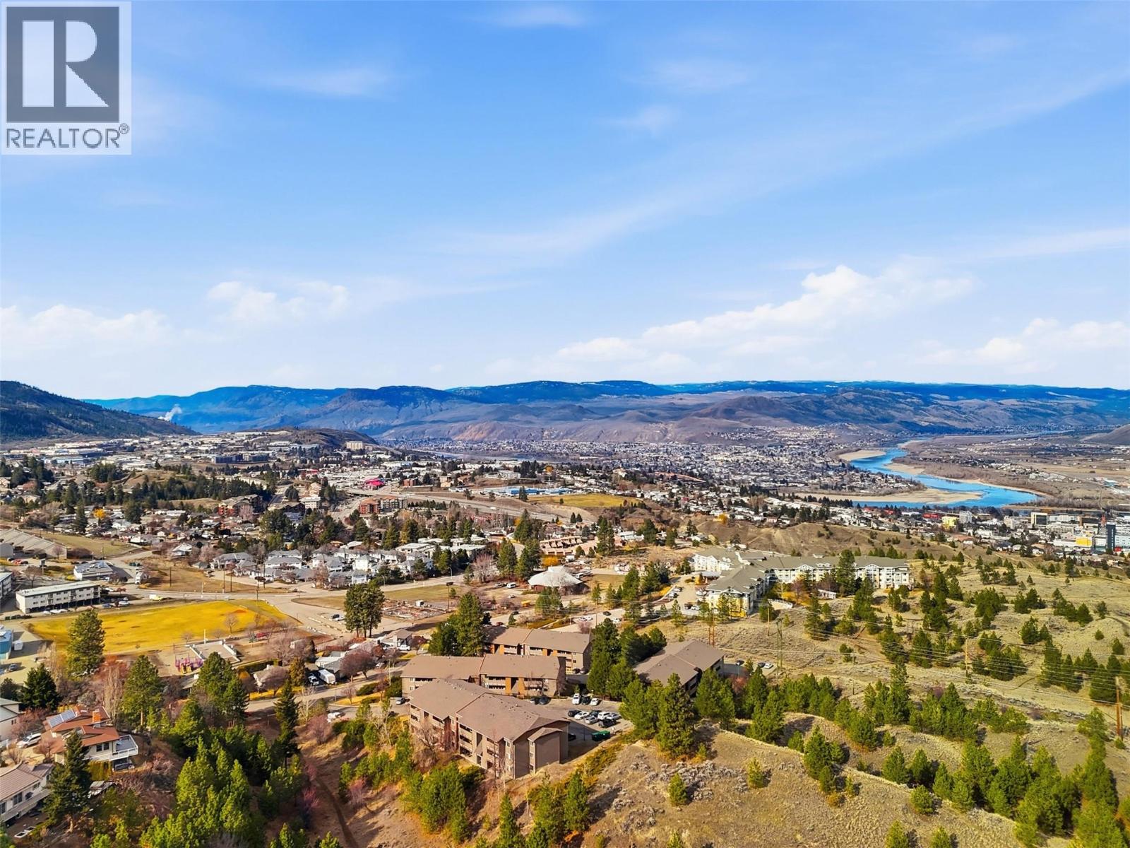 MLS® listing #29405180 for sale located at 44 Whiteshield Crescent S Unit# 306