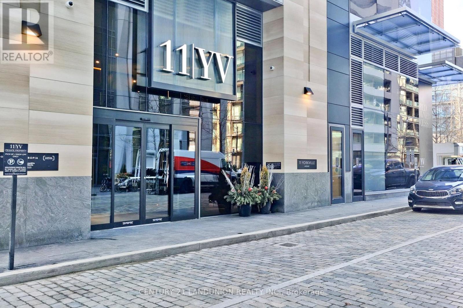 MLS® listing #29405883 for sale located at PH1 - 11 YORKVILLE AVENUE