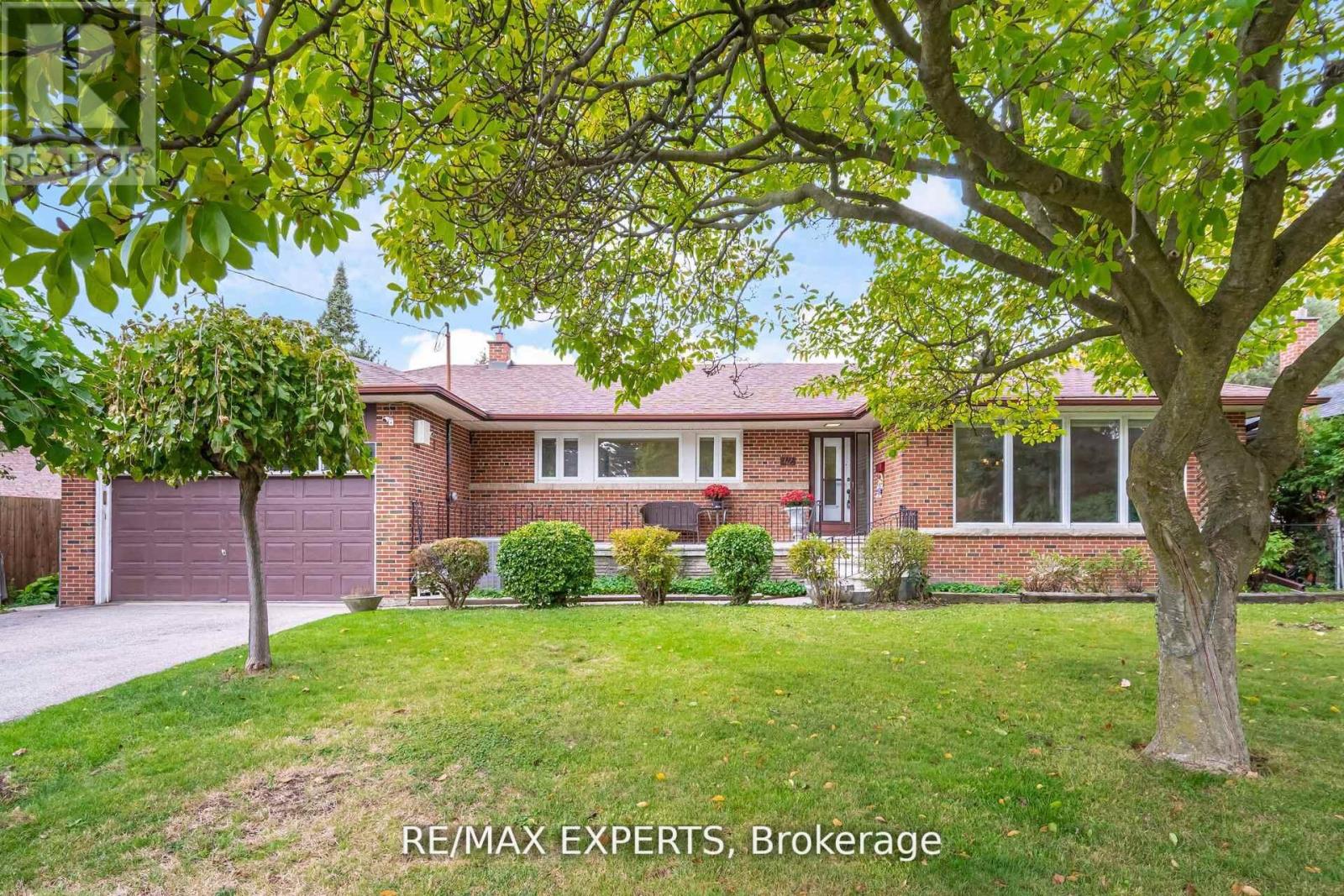 MLS® listing #29406439 for sale located at 42 COWLEY AVENUE