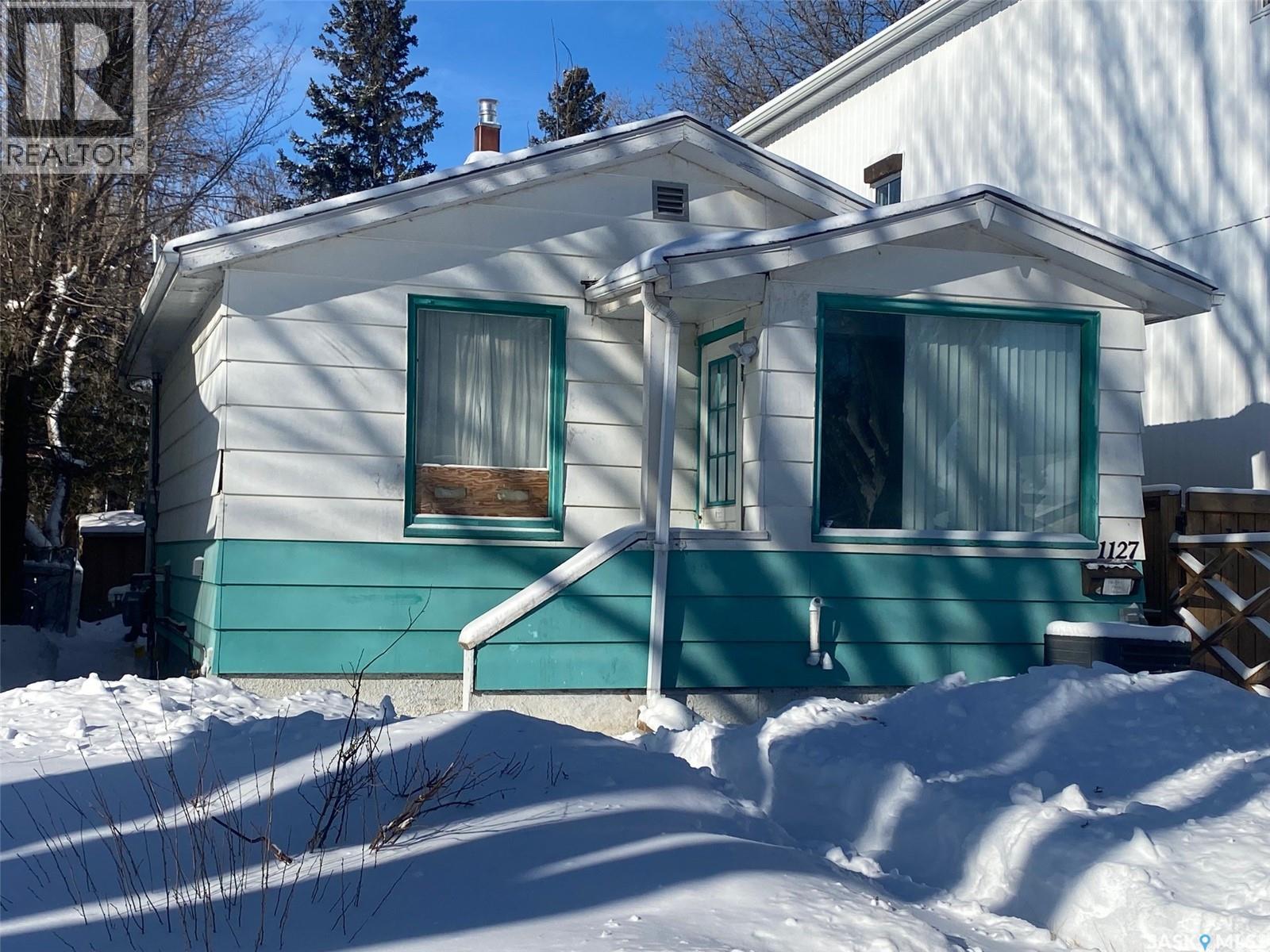 MLS® listing #29406446 for sale located at 1127 J AVENUE S
